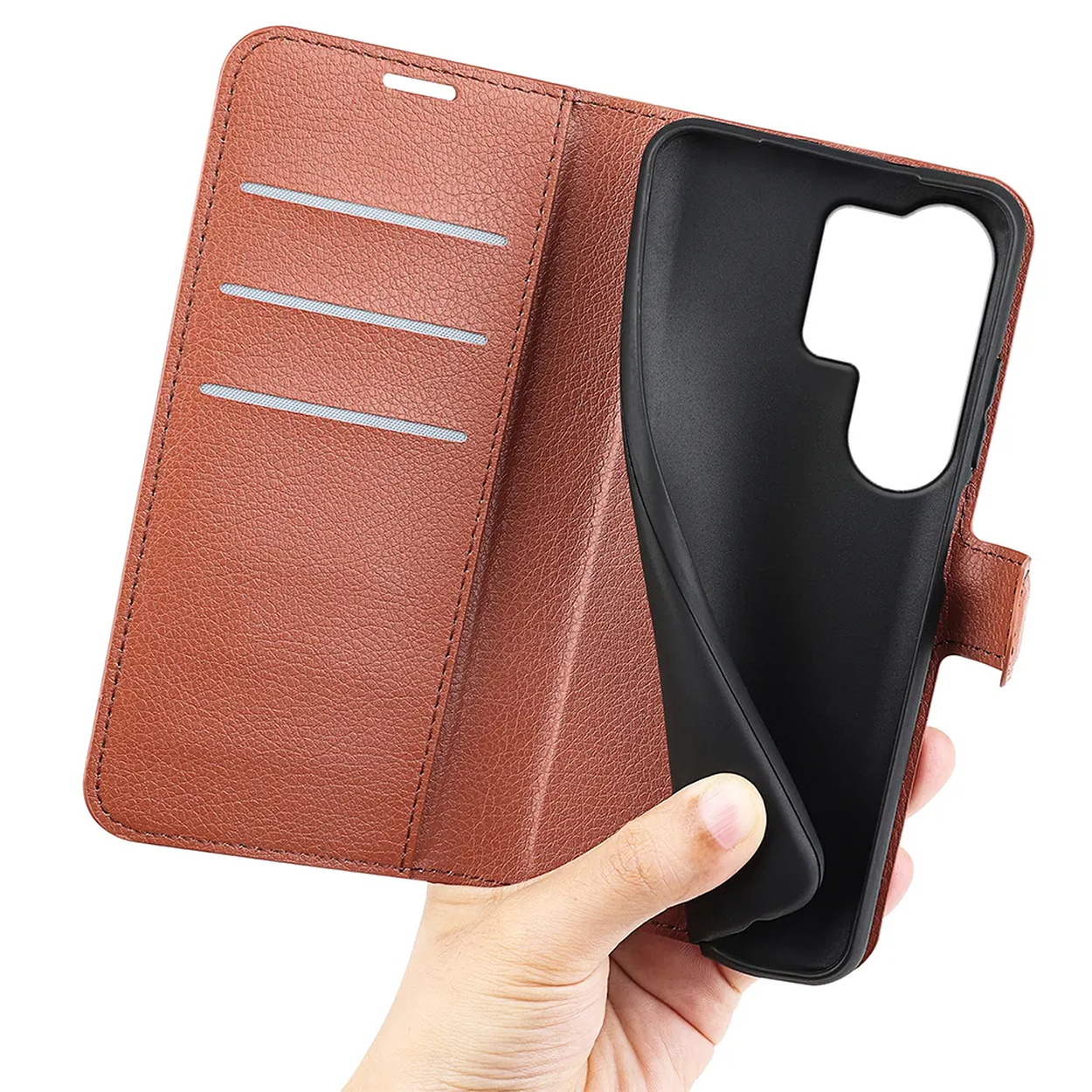 Étui de téléphone en cuir marron avec fentes pour cartes.