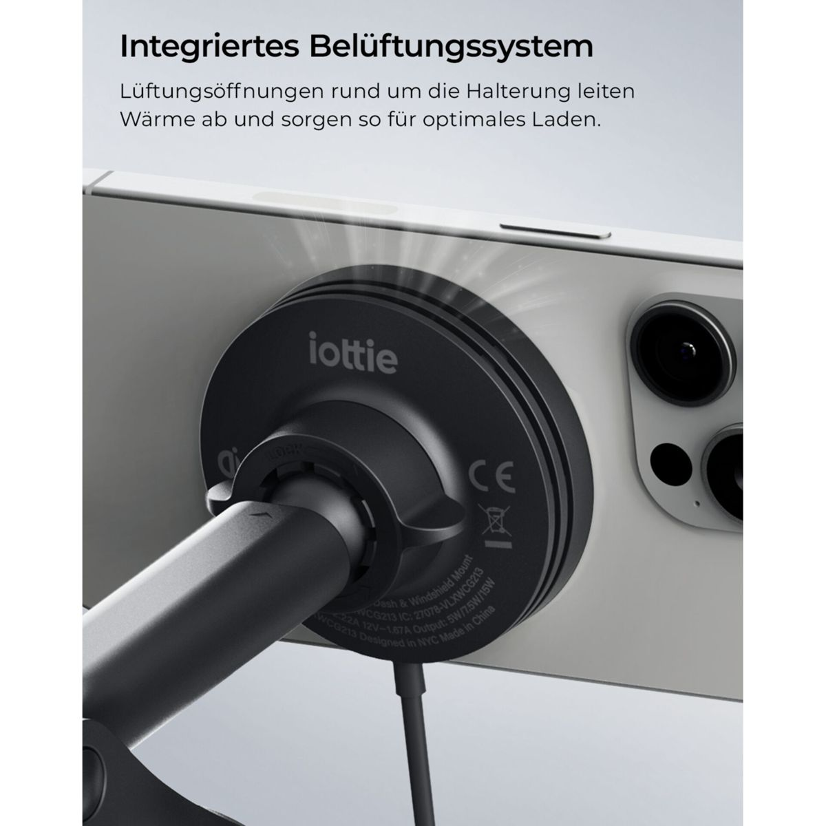 Ein schwarzer iottie Handyhalter mit integriertem Lüftungssystem.
