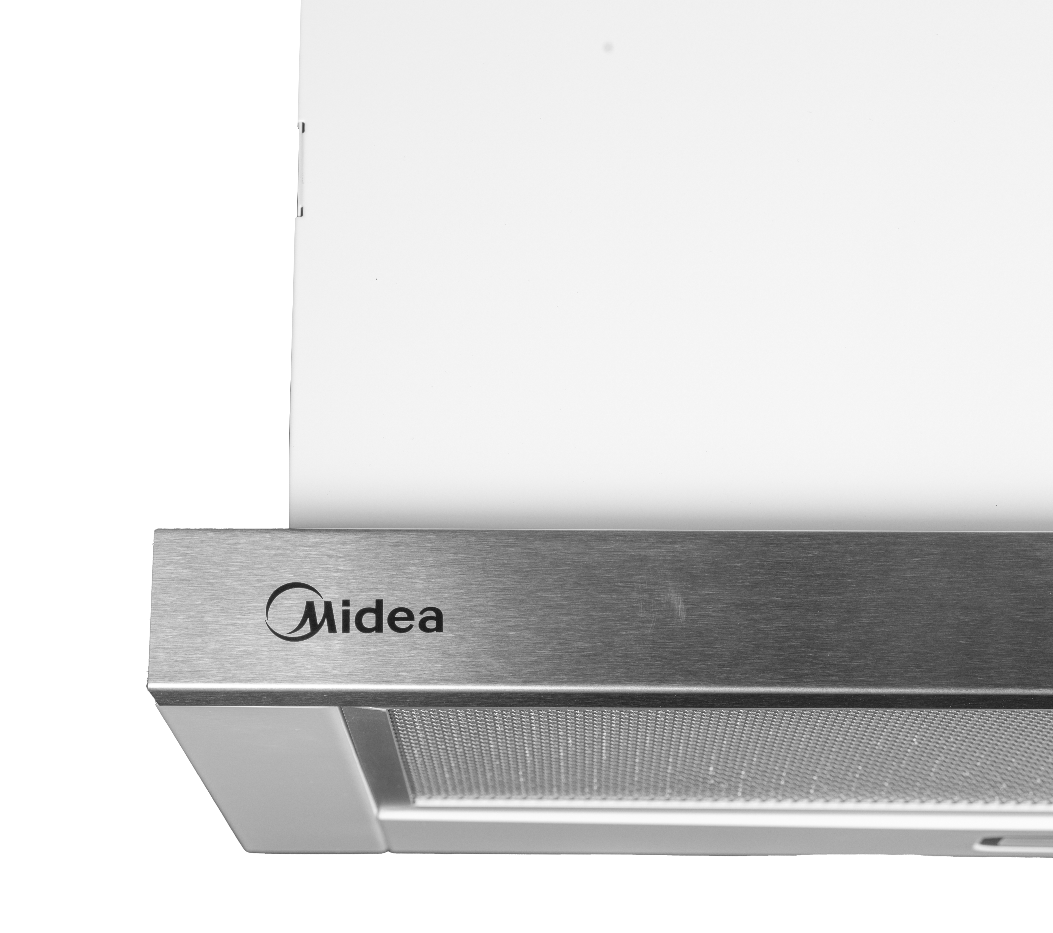 Nahaufnahme einer Dunstabzugshaube mit Midea-Logo auf gebürstetem Metall.