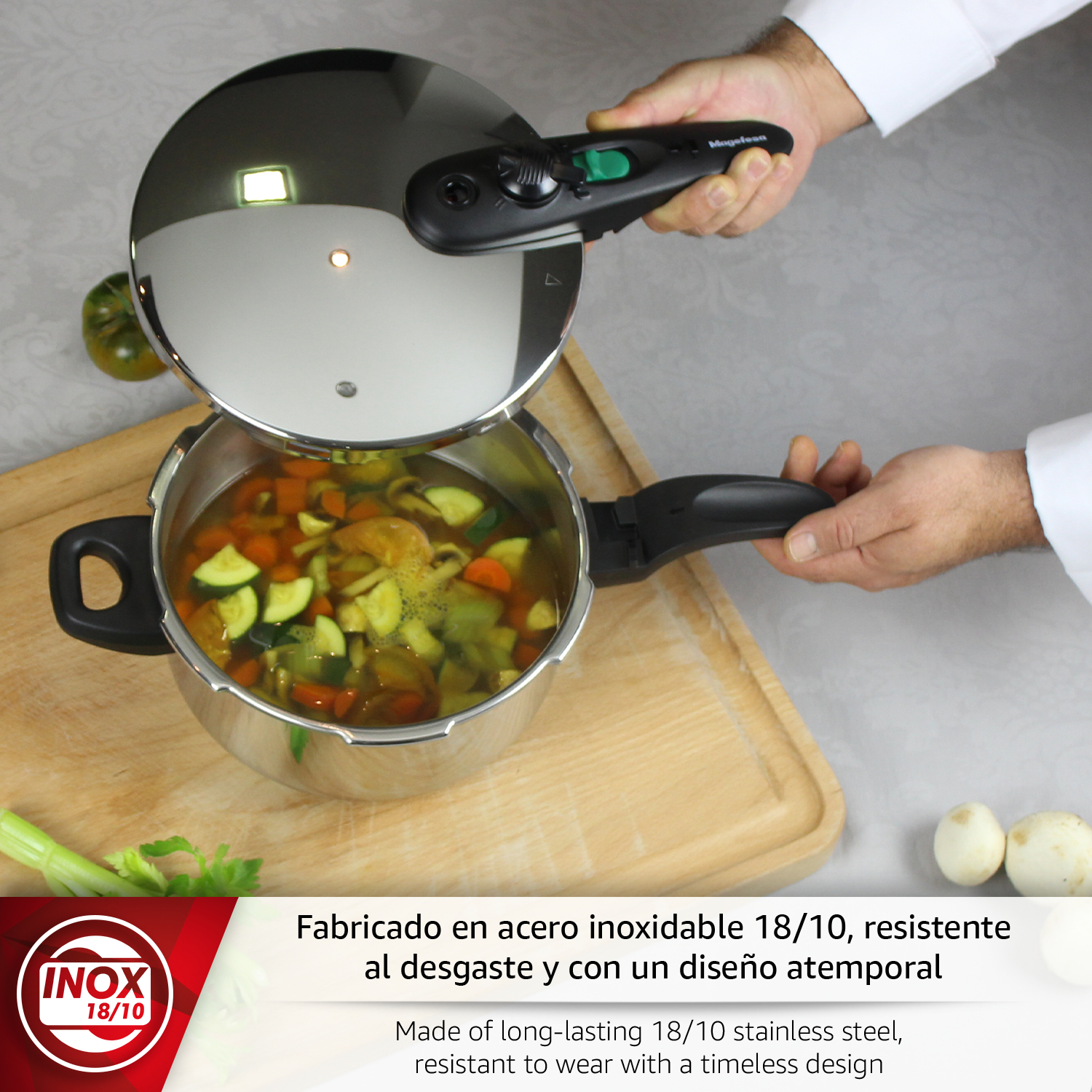 Una persona abre una olla con verduras y caldo. Olla a presión de acero inoxidable con asas.