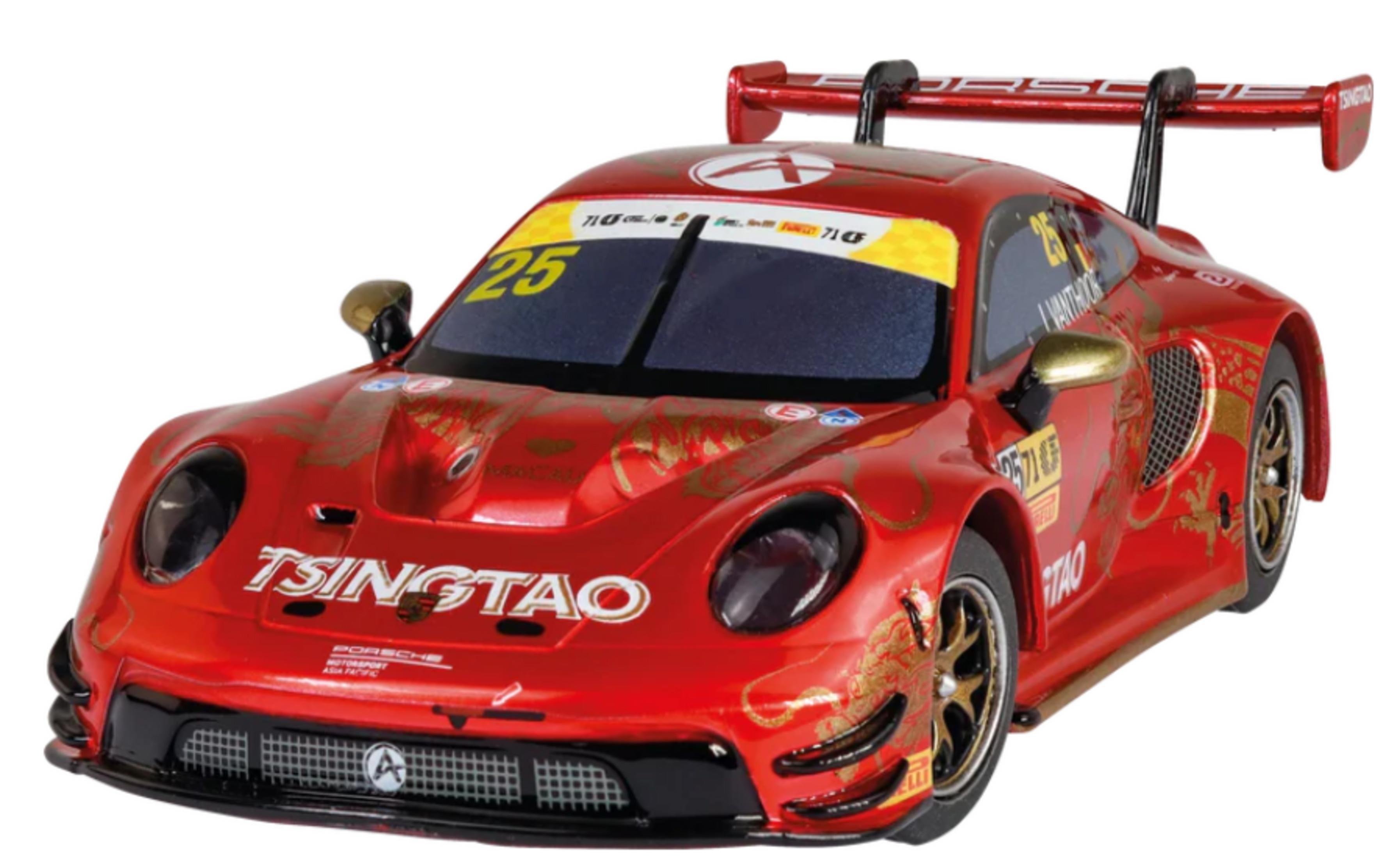 Ein rotes Porsche-Rennauto mit goldenen Drachenverzierungen und der Nummer 25.