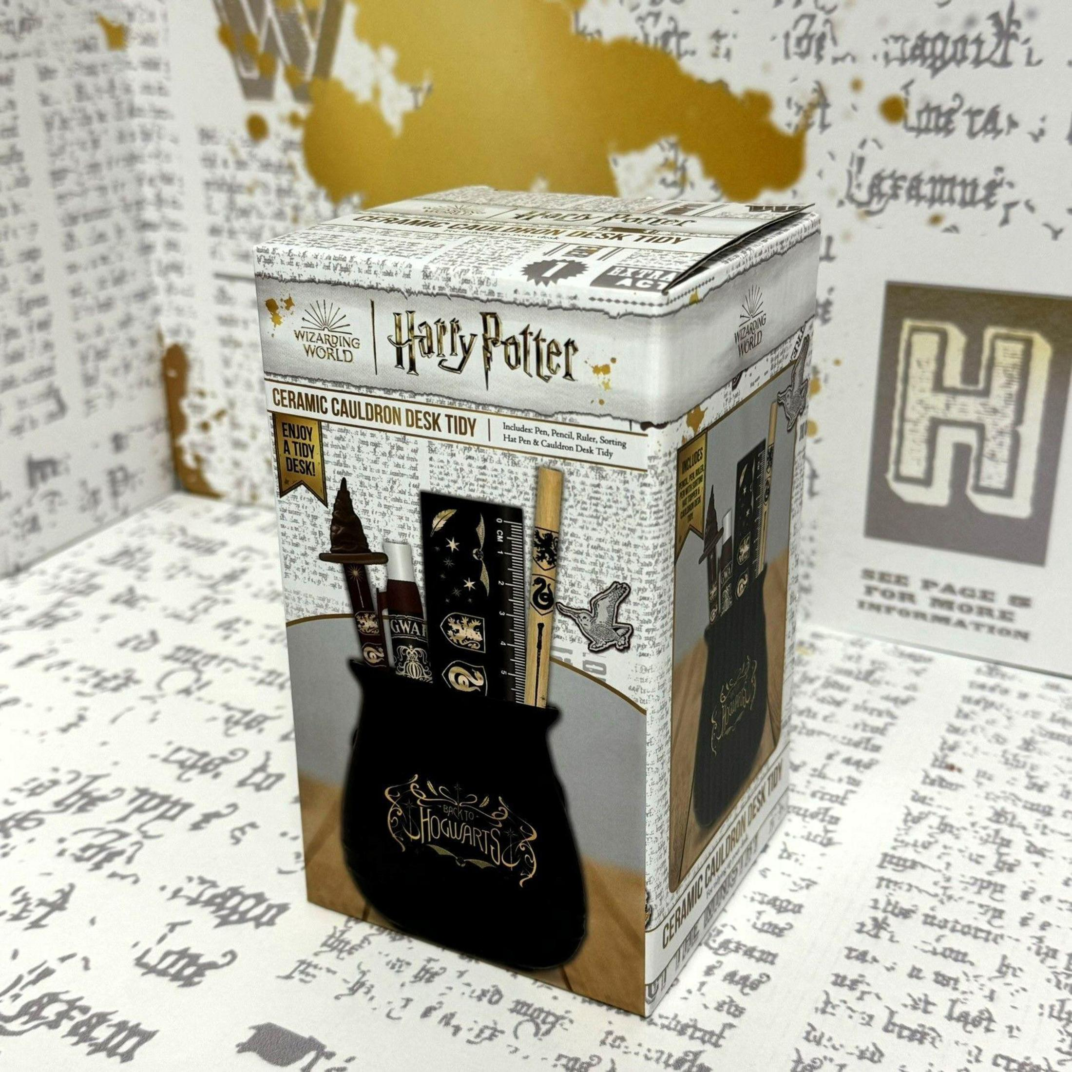 Harry Potter Keramik Kessel Schreibtisch Organizer mit Stiften, Lineal und Hutstift.