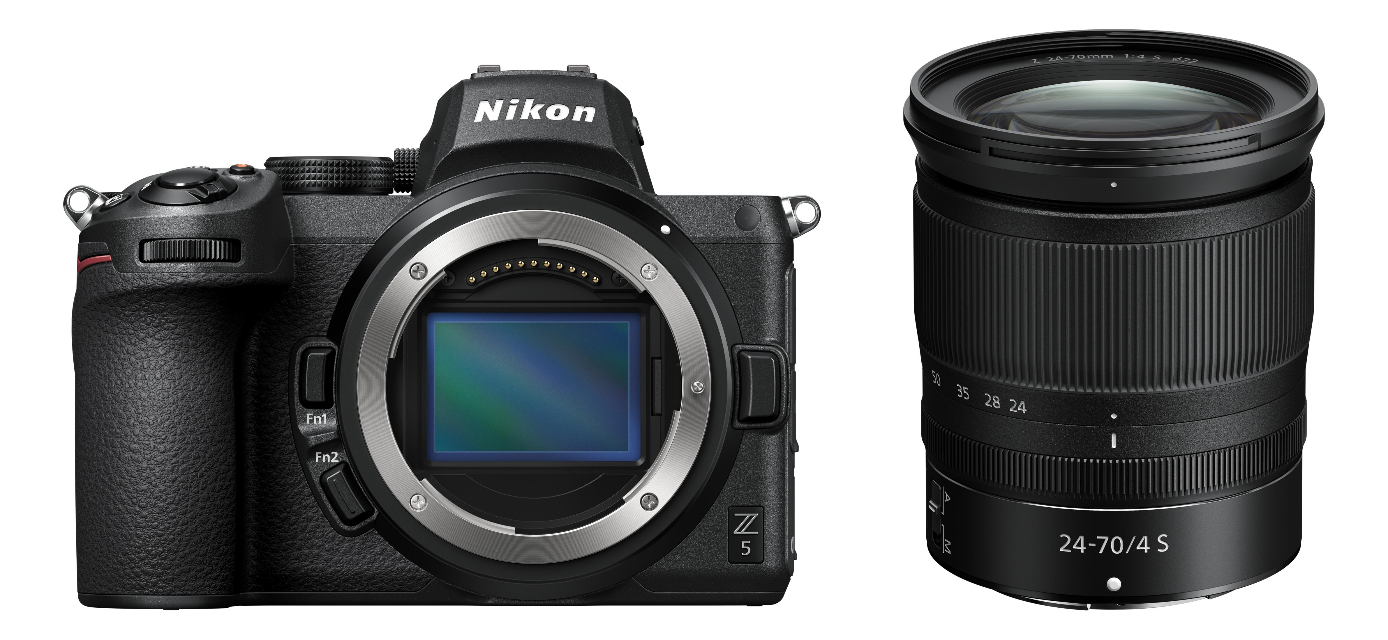 Nikon Kamera mit Objektiv 24-70mm f/4 S, weiße und blaue Linsenoberfläche.