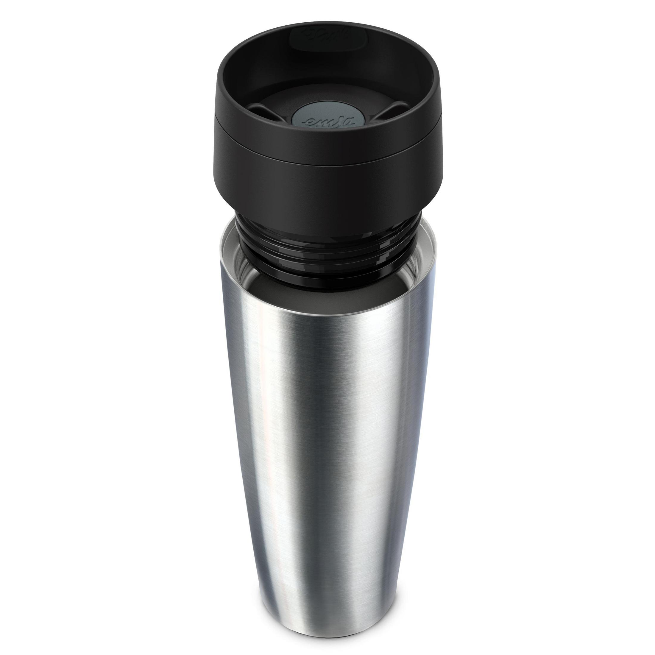 Silberner Thermobecher mit schwarzem Deckel, teilweise geöffnet.