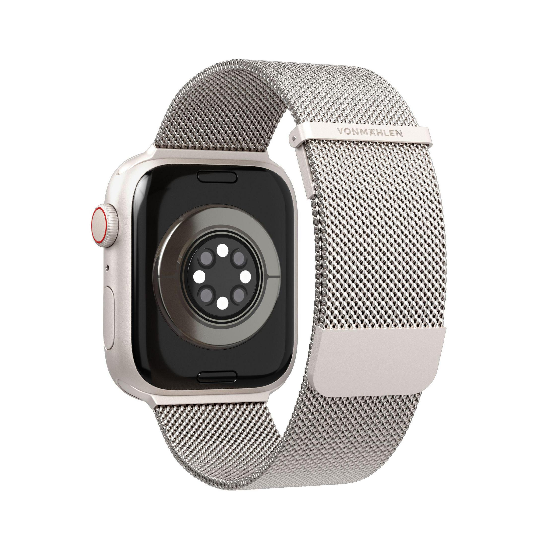 Dos d'une montre connectée argentée avec bracelet milanais et capteur.