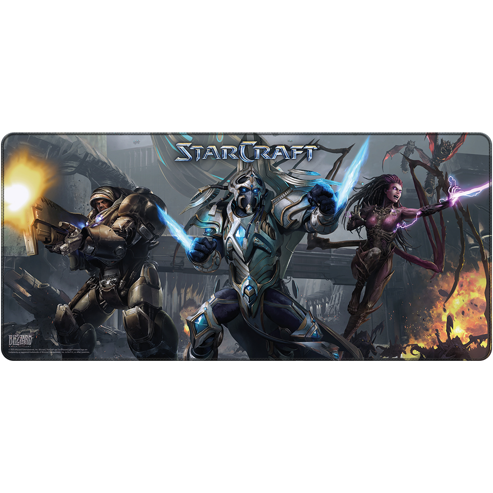 Tre personaggi di StarCraft in azione: un Terran, un Protoss e una Regina Zerg.