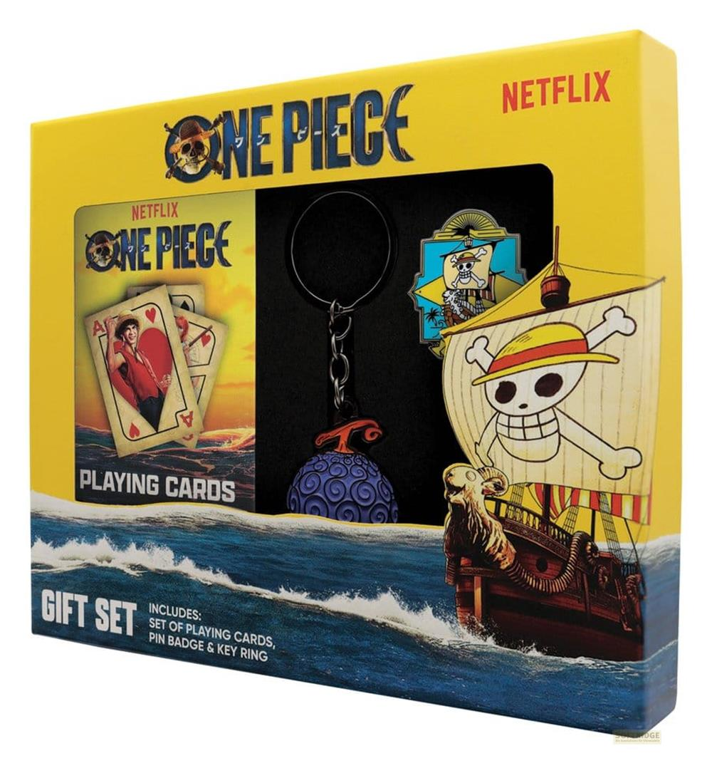 One Piece Netflix Geschenkset mit Spielkarten, Anstecker und Schlüsselanhänger.