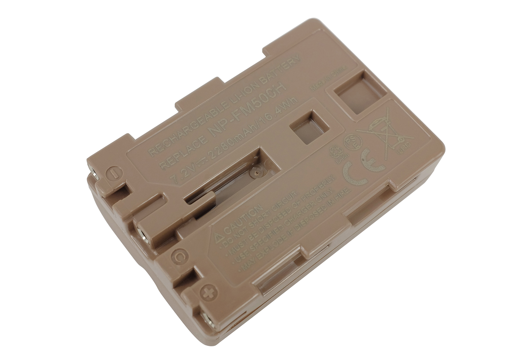 Braune wiederaufladbare NP-FM500H Li-Ion-Batterie mit Beschriftung.