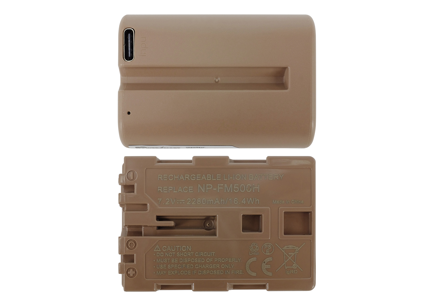 Brauner Akku mit USB-C-Anschluss und Beschriftung. Unten ein zweites Akku-Teil.
