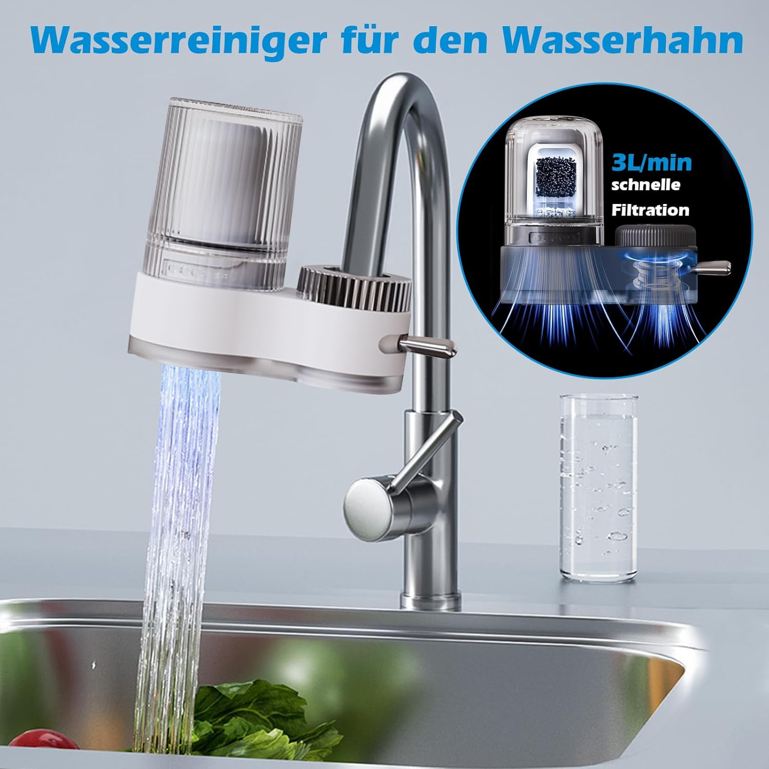 Wasserreiniger am Wasserhahn filtert Wasser in ein Waschbecken mit Gemüse.