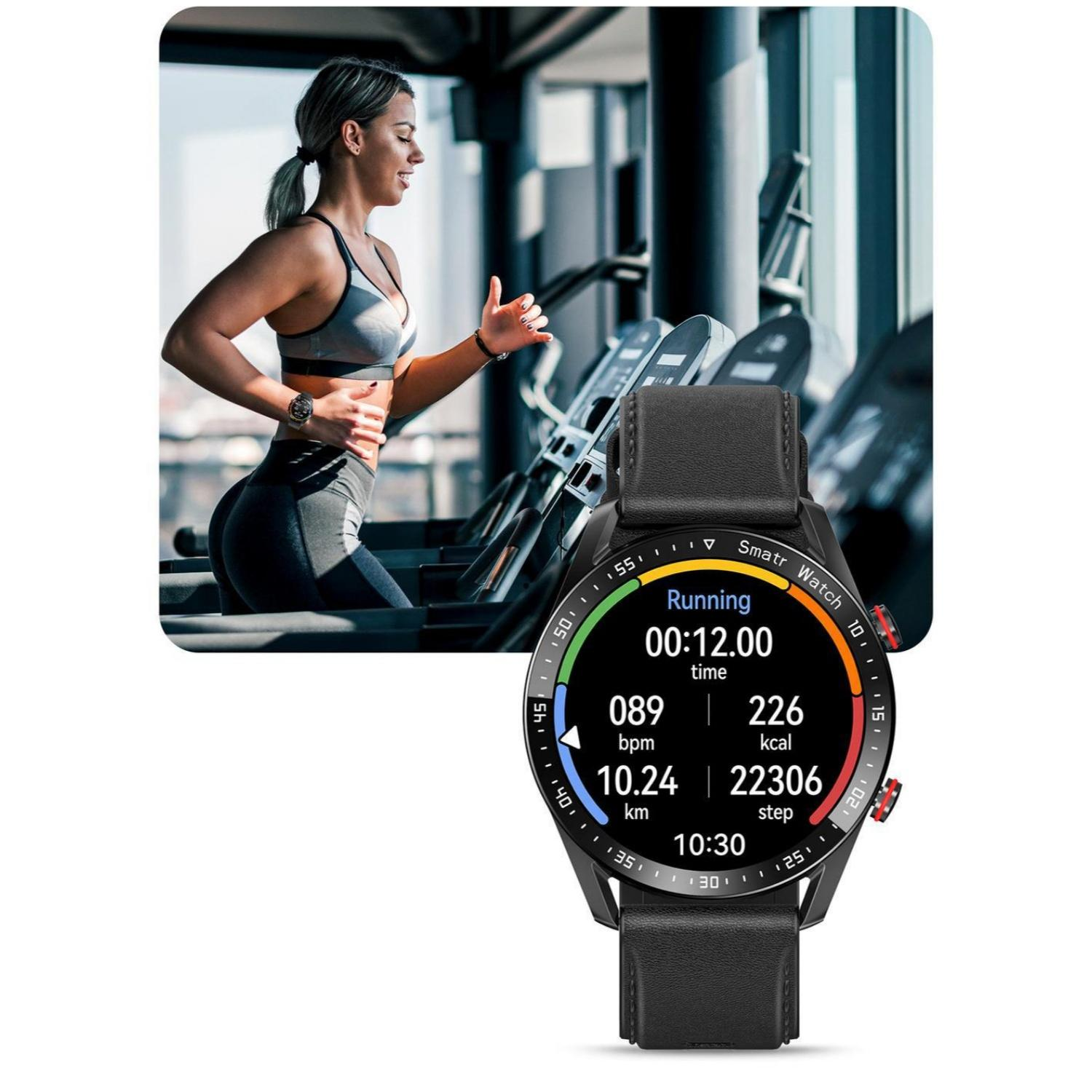 Frau läuft auf Laufband. Smartwatch zeigt Trainingsdaten an.