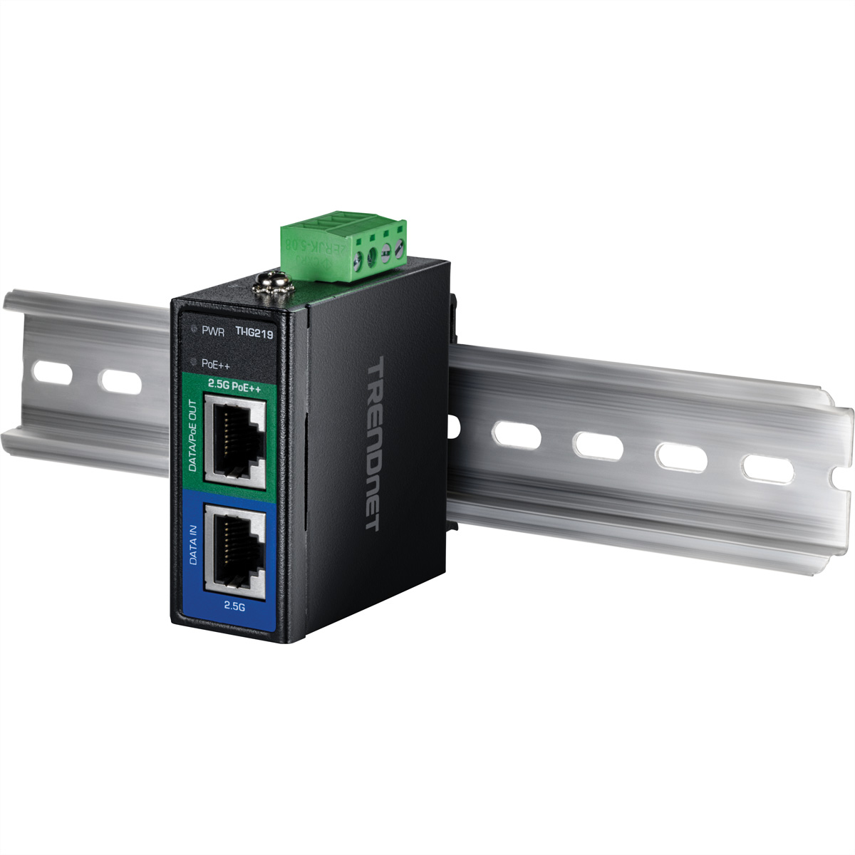 Ein schwarzer Netzwerk-Injektor auf einer DIN-Schiene mit zwei RJ45-Anschlüssen.