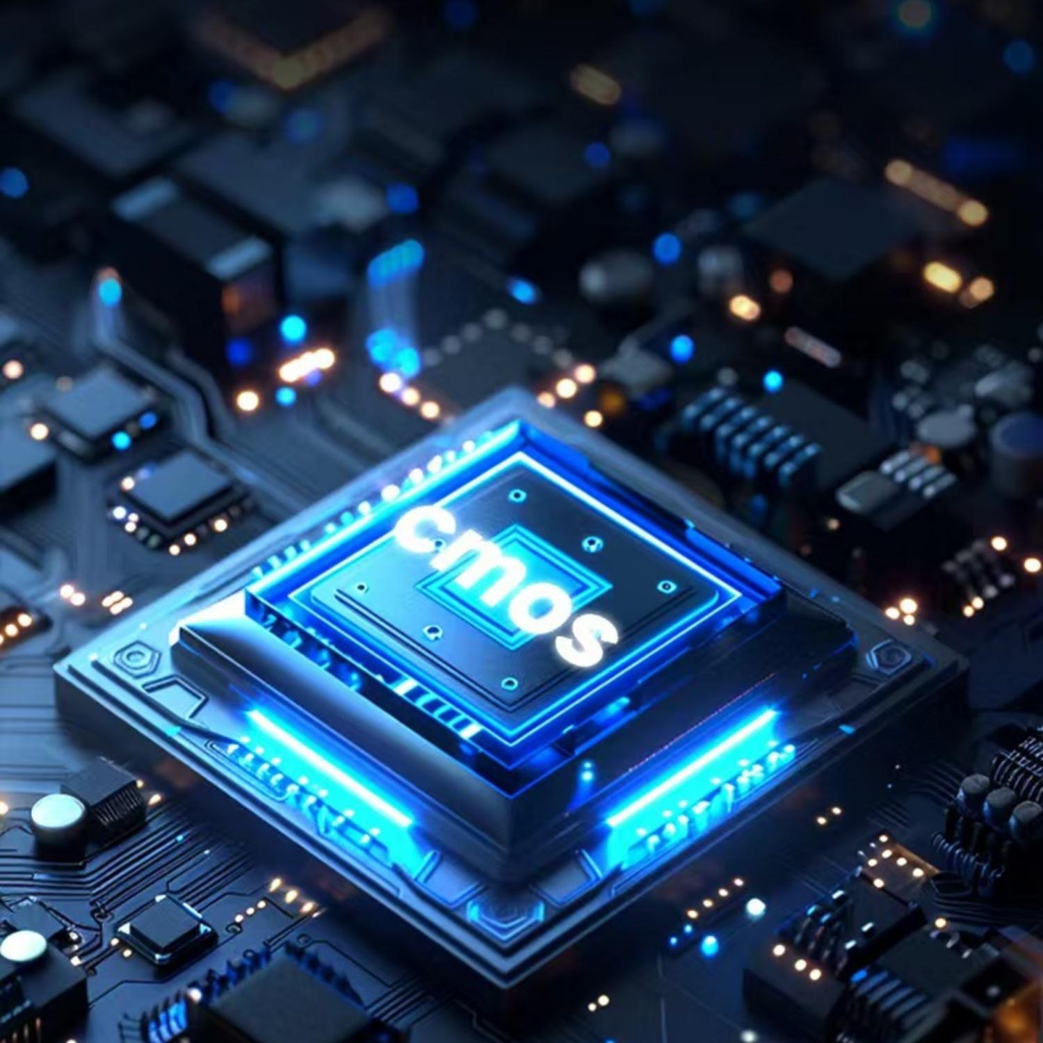 Ein blau beleuchteter Computerchip mit der Aufschrift "cmos" inmitten einer Leiterplatte.