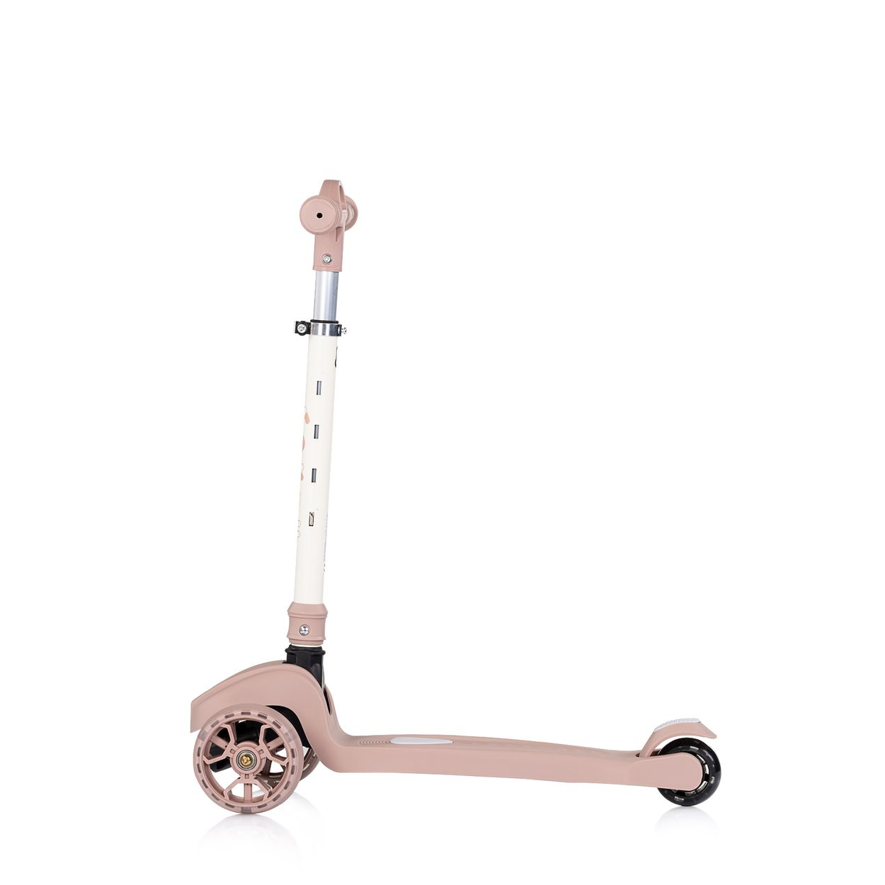Ein rosafarbener Roller mit weißen Akzenten steht auf weißem Hintergrund.