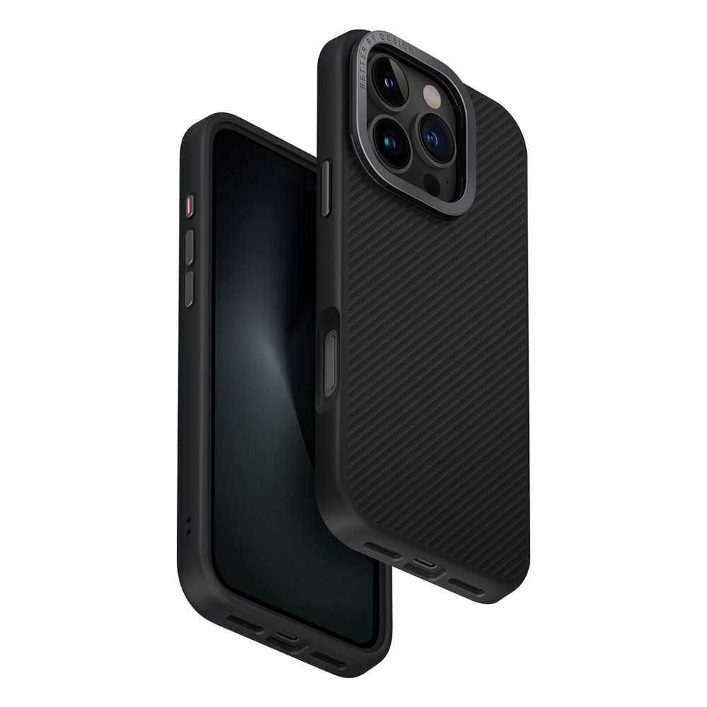 Karbon fiber kılıflı ve üçlü kamera modüllü siyah iPhone.
