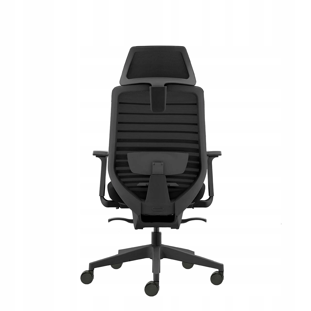 Widok z tyłu czarnego fotela biurowego z siatkowym oparciem i zagłówkiem.