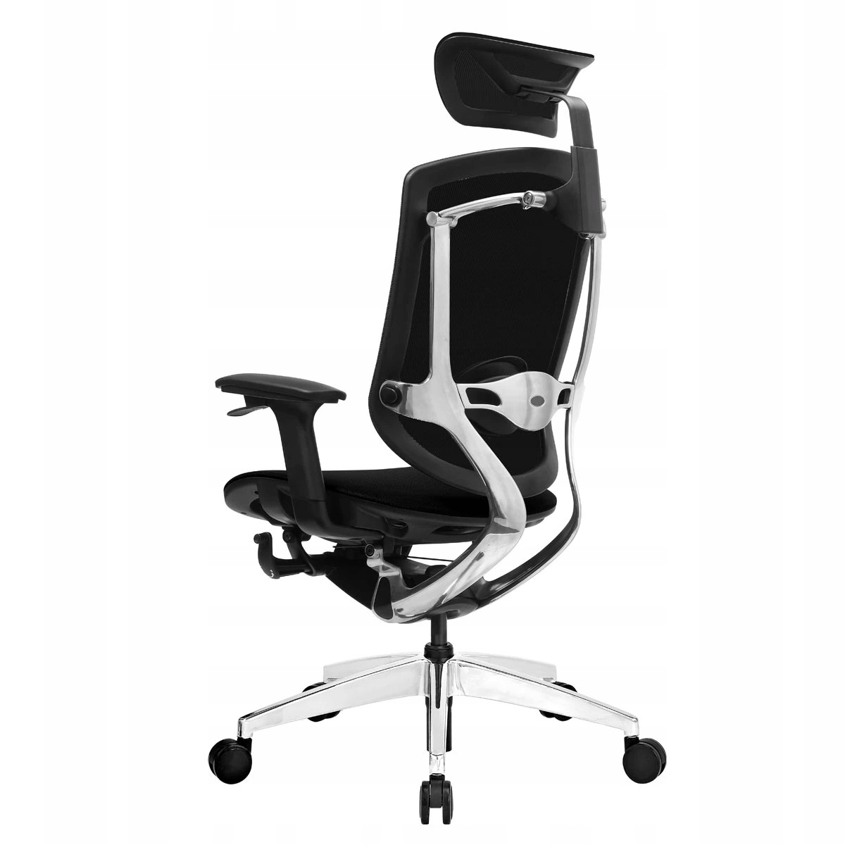 Ergonomiczne czarne krzesło biurowe z siatkowym oparciem i regulowanym zagłówkiem.