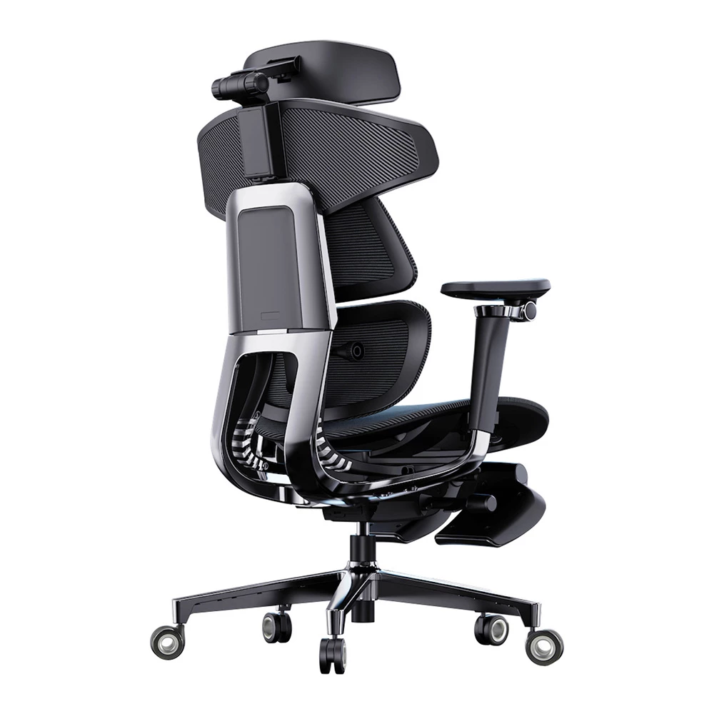 Ergonomiczne czarne krzesło biurowe z regulowanym zagłówkiem i podnóżkiem.