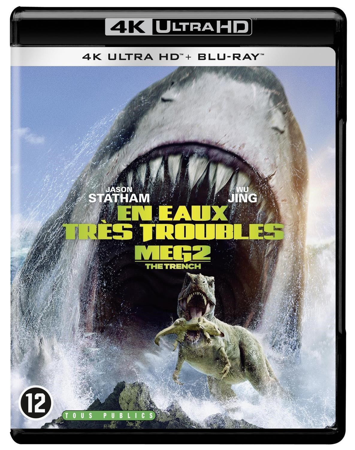 Een reusachtige haai valt een dinosaurus aan in het water. Film affiche.