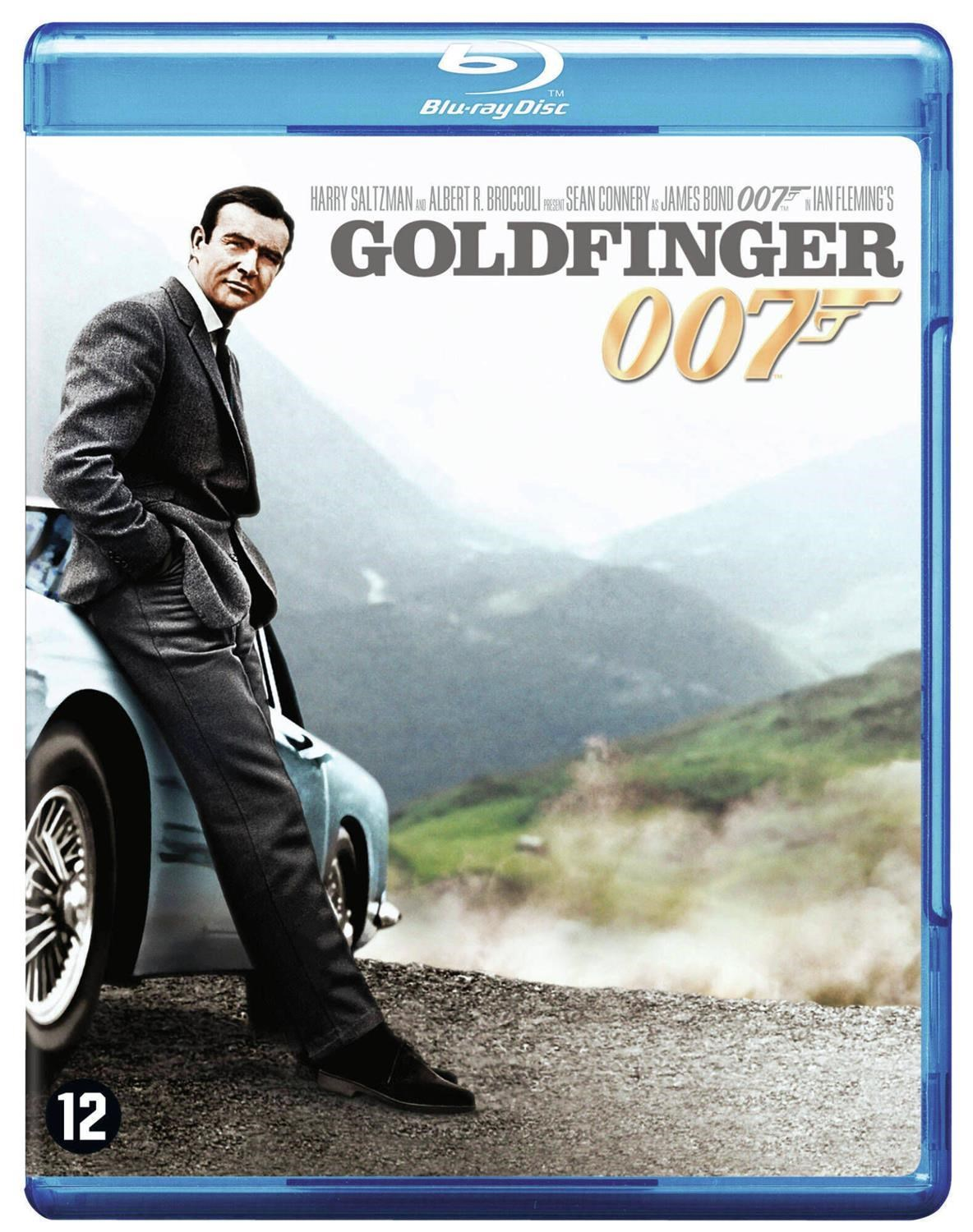 Sean Connery als James Bond leunt tegen een auto, 'Goldfinger' filmposter.