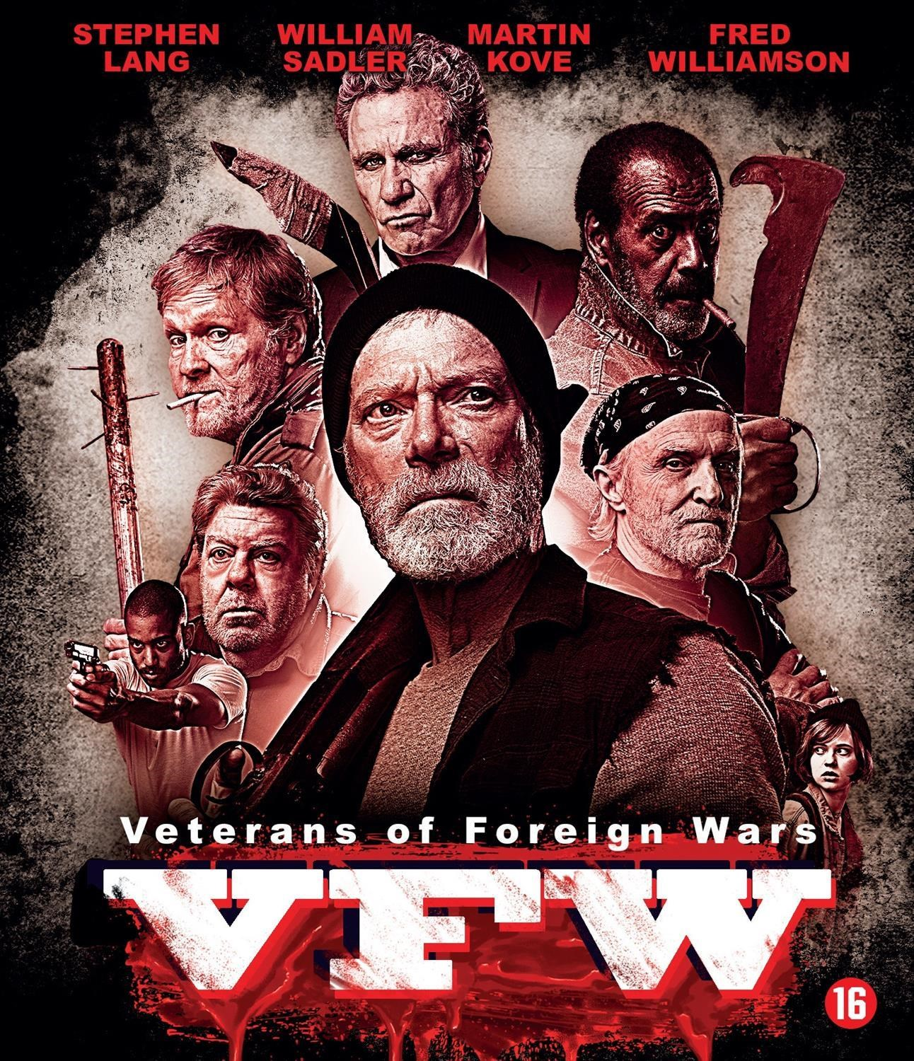Affiche de film avec sept hommes et une femme, visages sombres, tenant des armes.