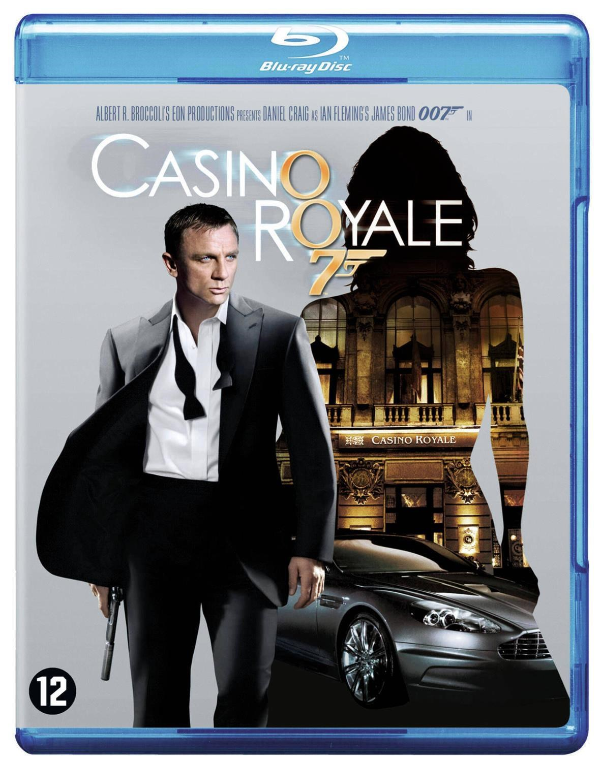 James Bond in pak met wapen, luxe auto en Casino Royale logo.