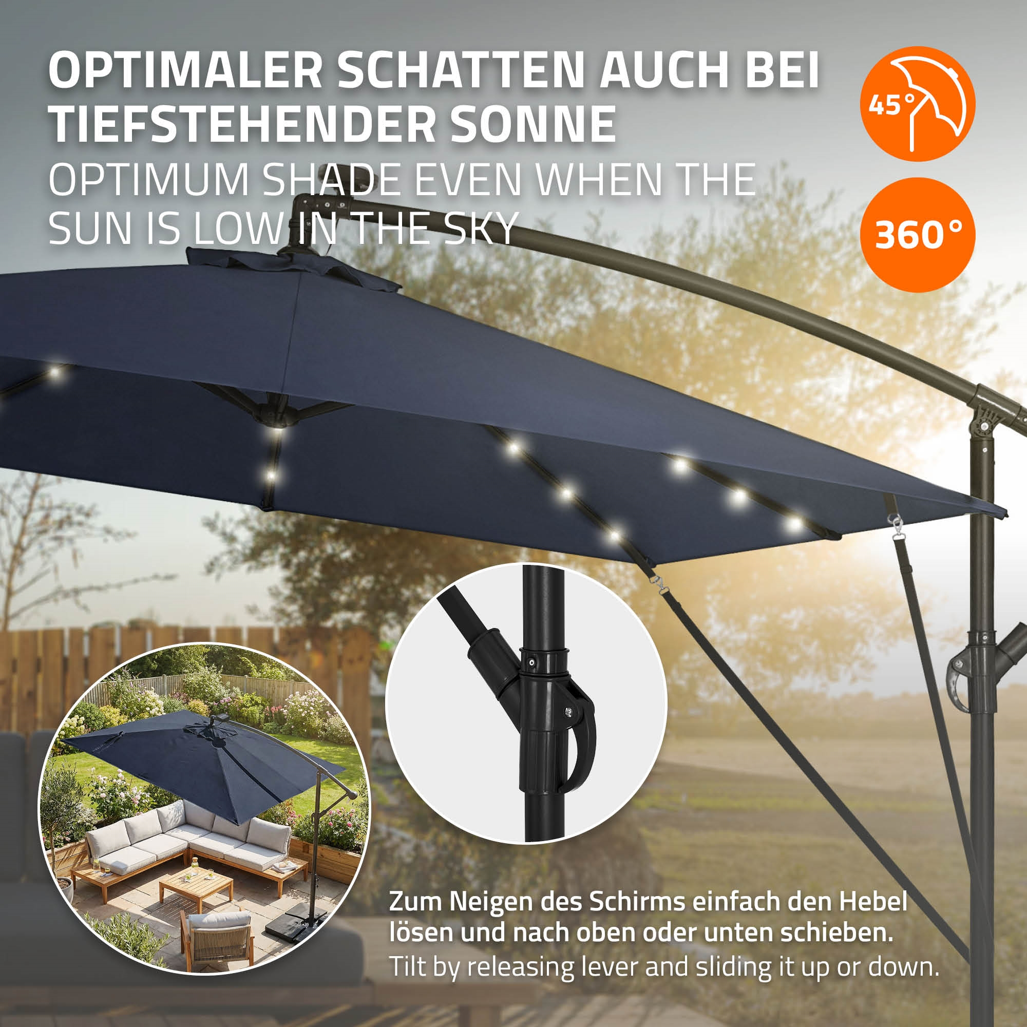 Dunkelblauer Sonnenschirm mit Lichtern, im Garten über Loungemöbeln.