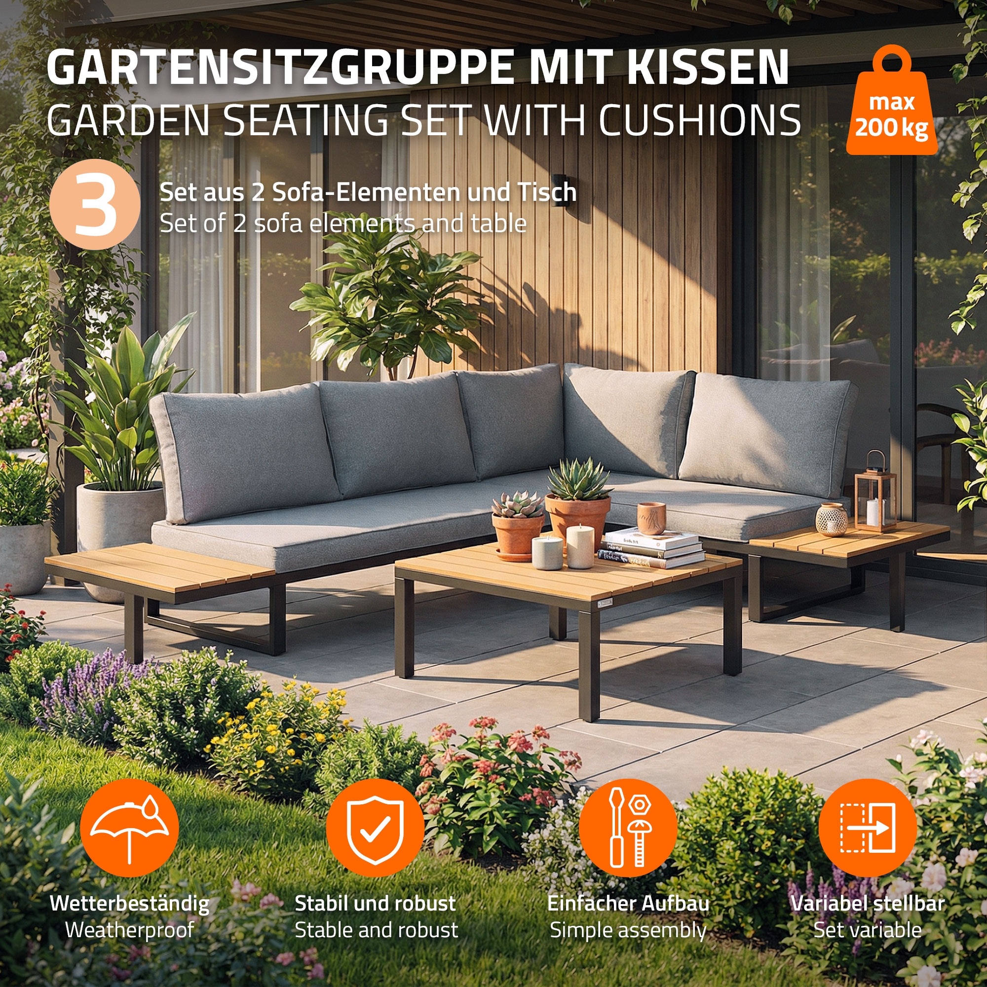 Graue Gartenlounge mit Kissen, Holztischen und Pflanzen.