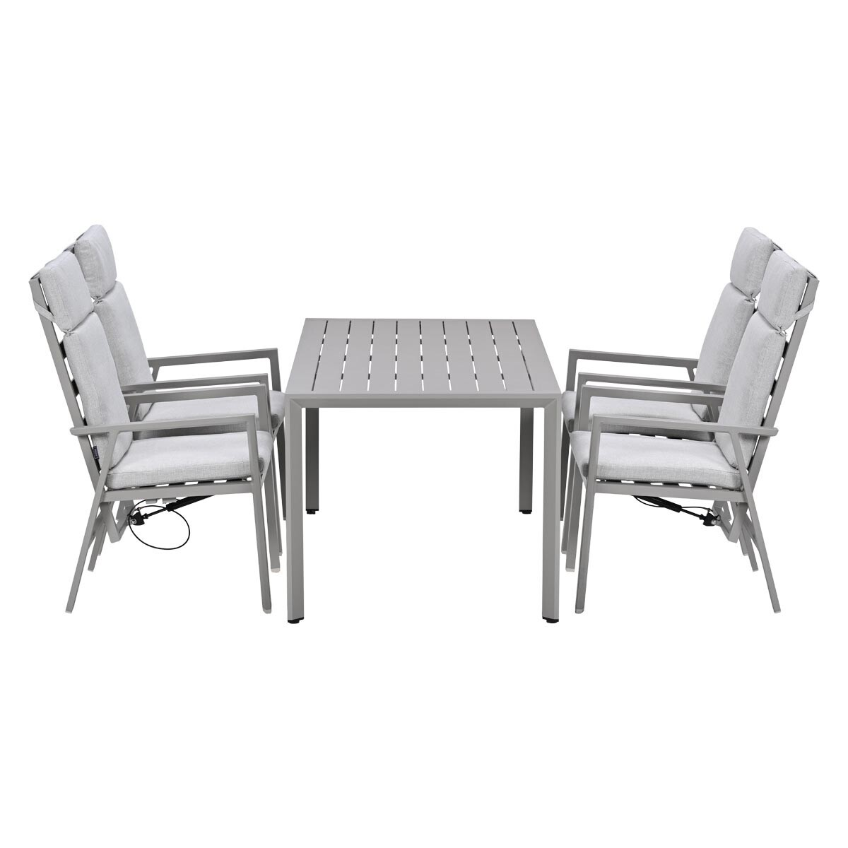 Grijze tafel met vier stoelen, witte kussens, voor buiten.