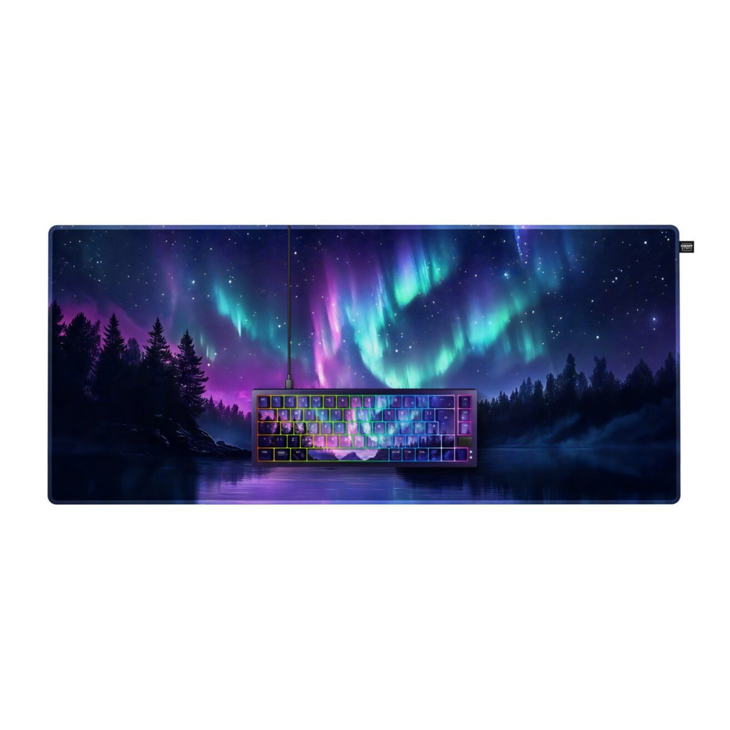 Tastiera RGB nera su tappetino per mouse con aurora boreale su foresta e lago.