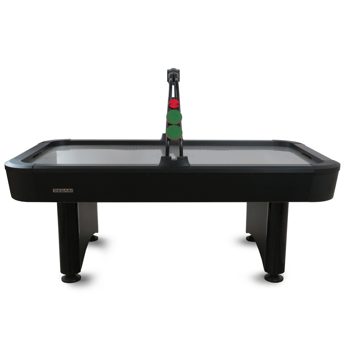 Een zwarte airhockeytafel met rode en groene pucks in de scoreteller.