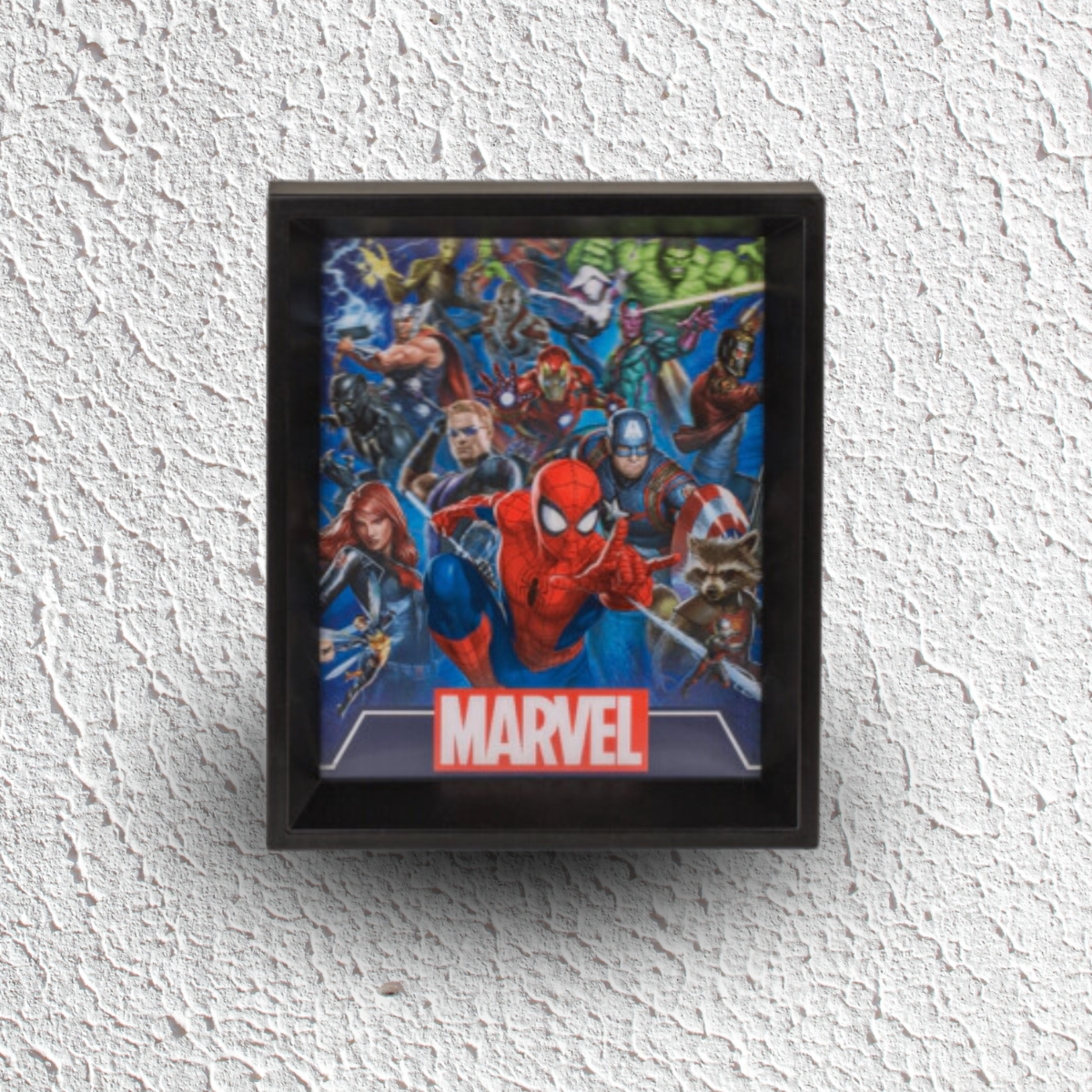 Ingelijste kunst met Marvel superhelden zoals Spider-Man, Captain America en Hulk.