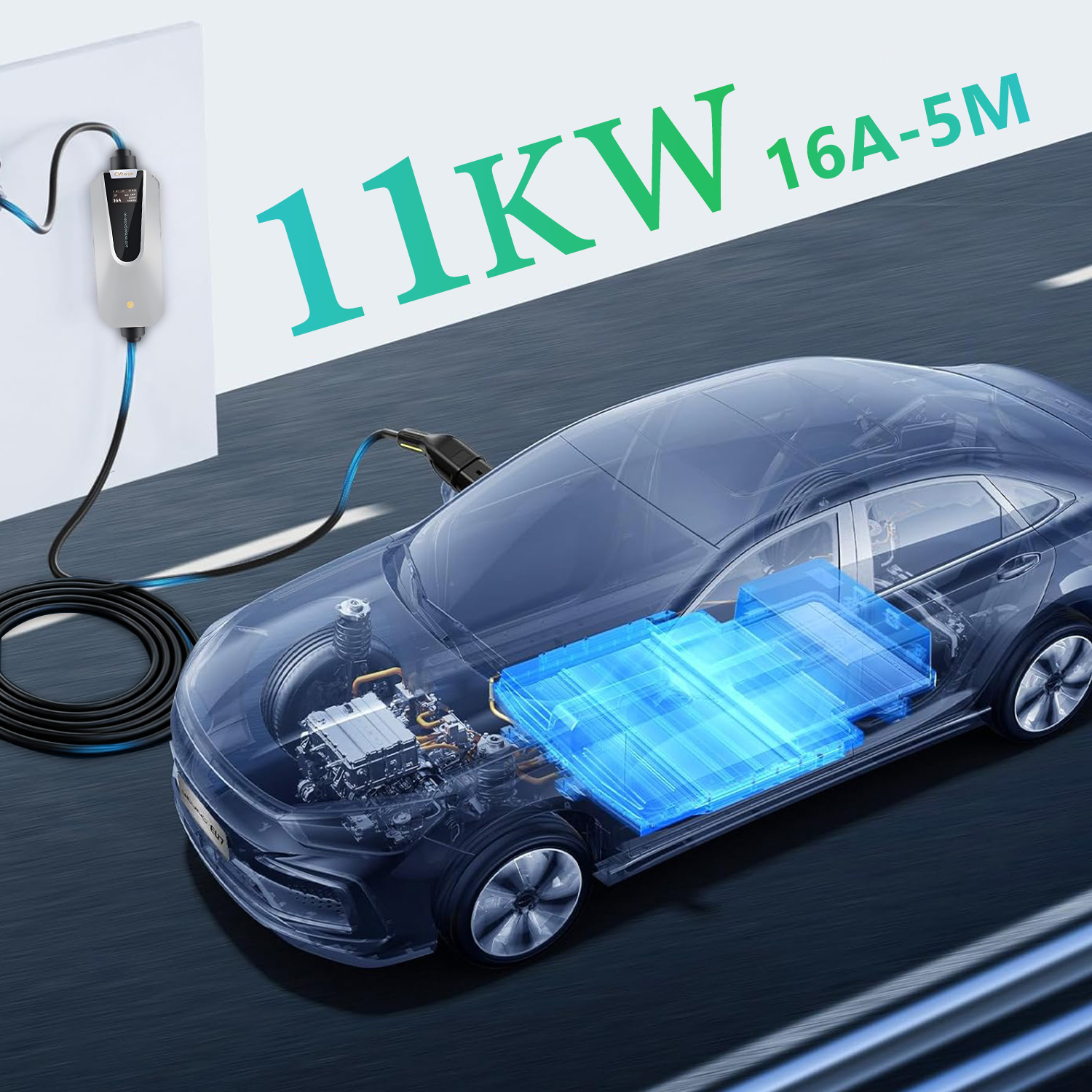 Transparenter Wagen zeigt Motor und leuchtende blaue Batterie. Ladegerät an Wand.