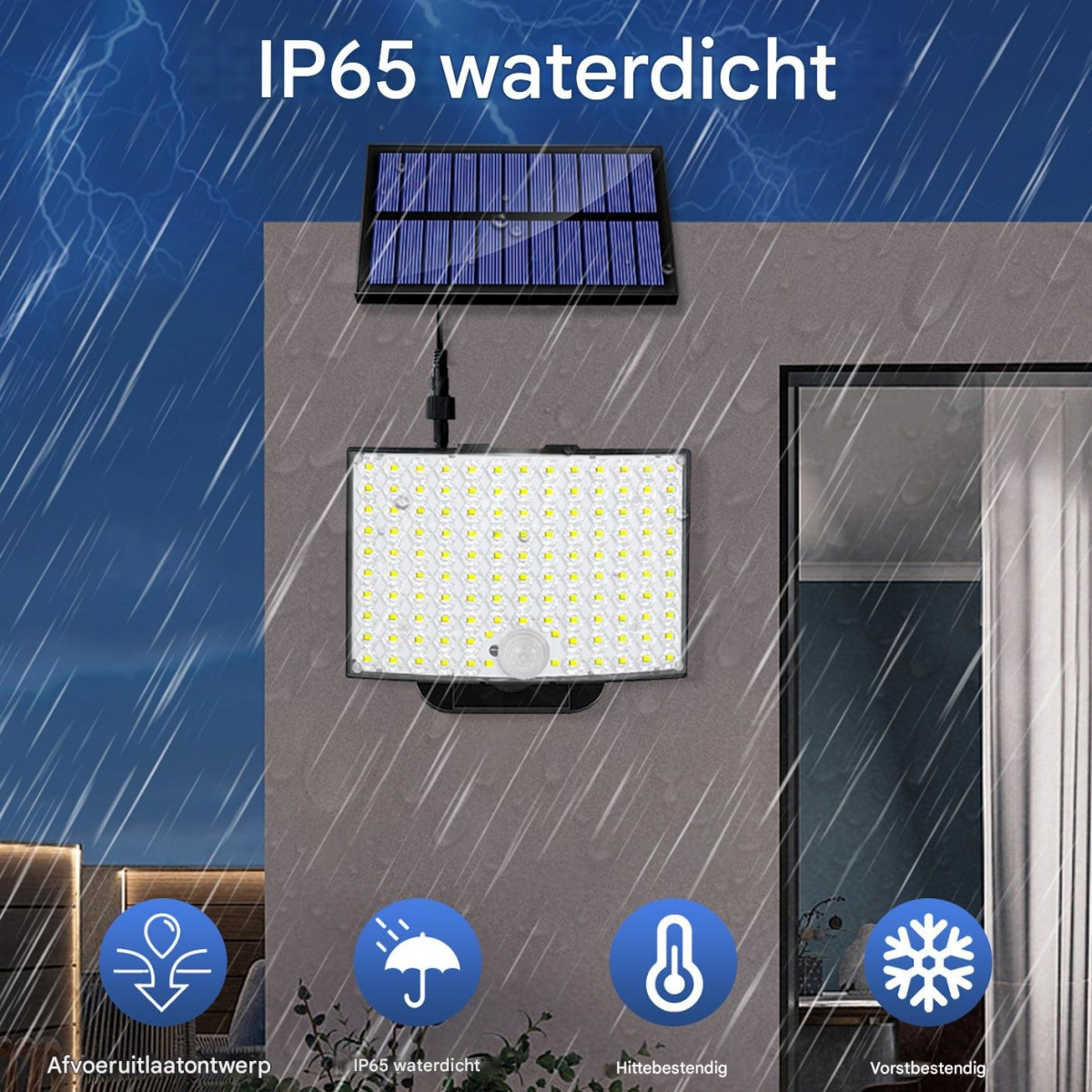 Solarleuchte mit Bewegungsmelder und vielen LEDs an einer Wand, bei Regen.