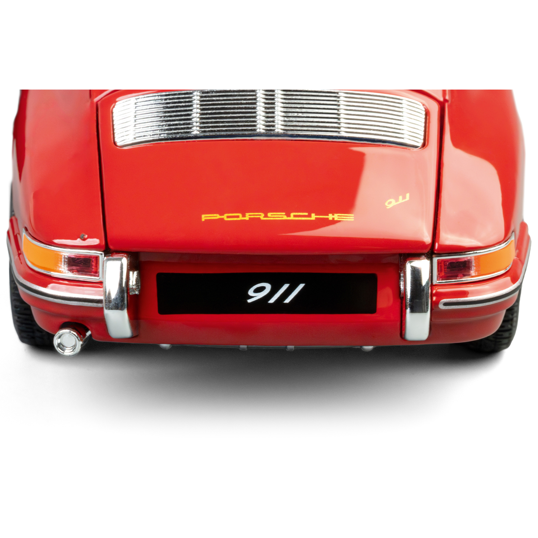 Rotes Porsche 911 Modellauto Heckansicht mit Chromdetails und Nummernschild.