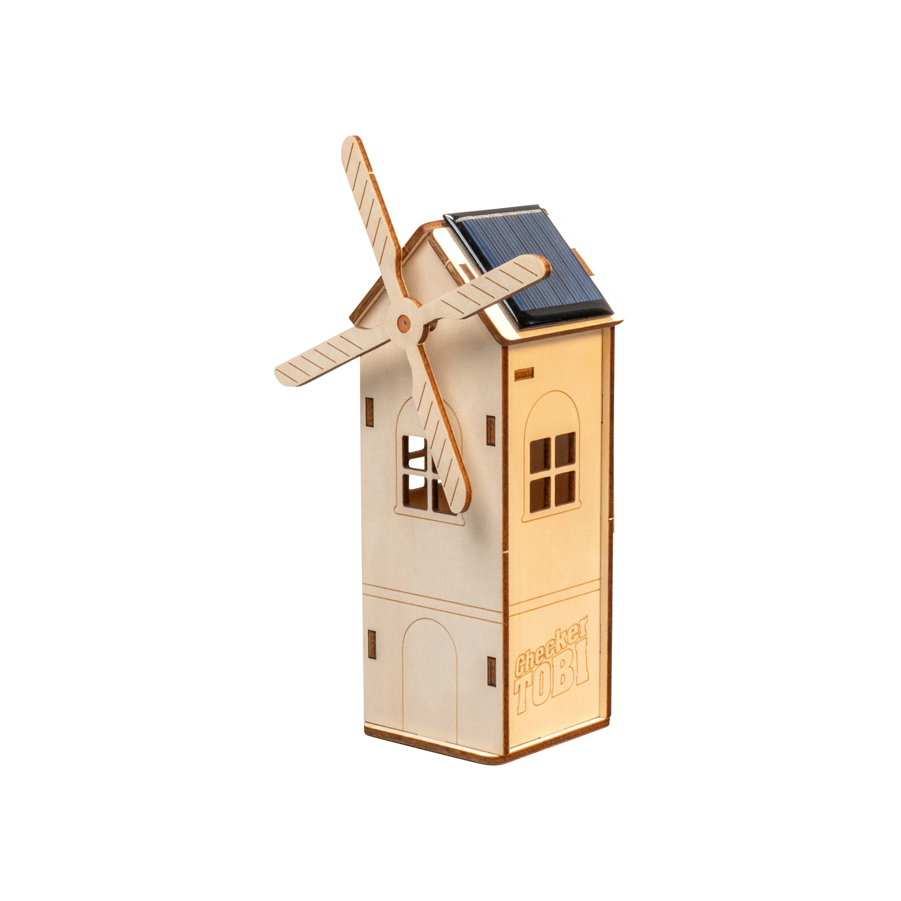 Ein hölzernes Modell einer Windmühle mit Solarpanel und Propellern.