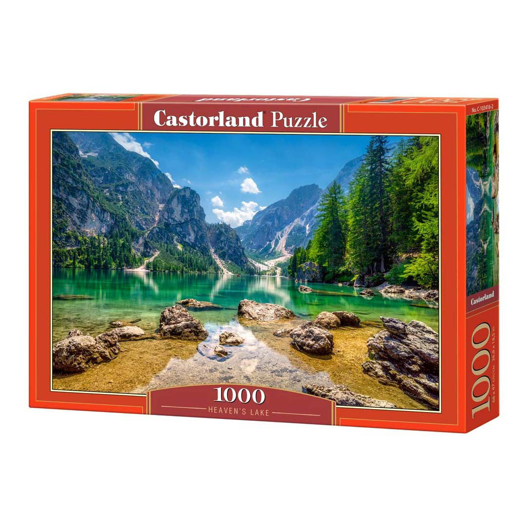 Puzzeldoos met een bergmeer, rotsen en bomen.