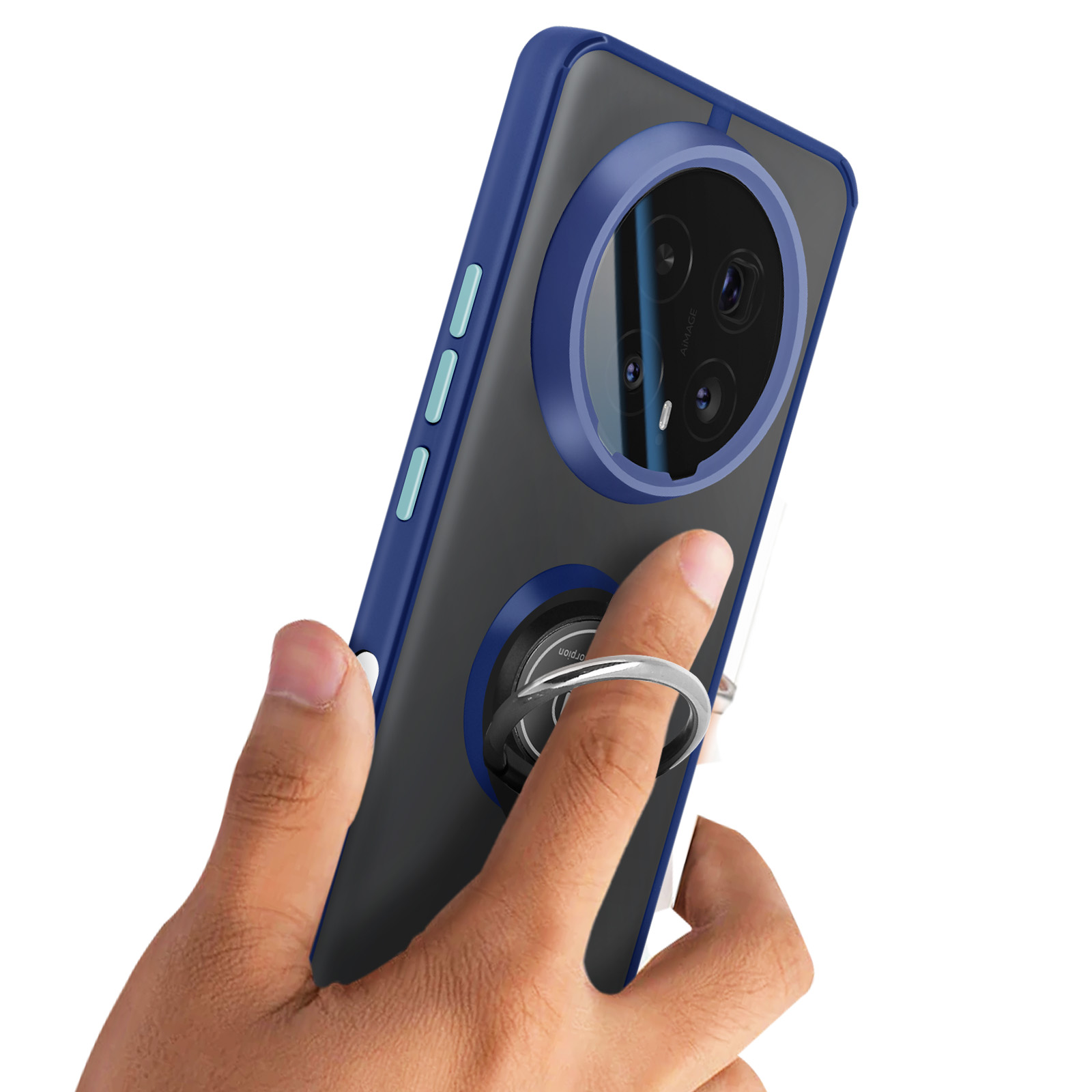 Hand houdt telefoon met blauw hoesje en ringhouder vast, cameralens in cirkel.