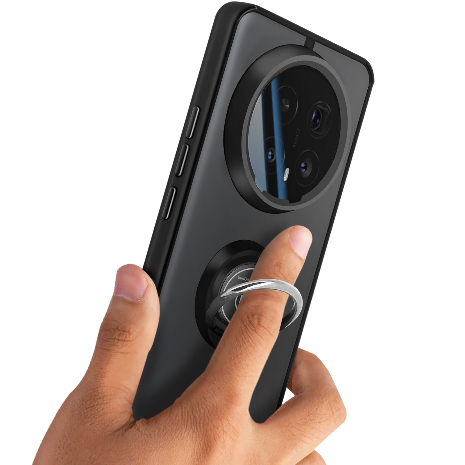 Hand houdt zwarte smartphone met ringhouder en ronde camera module array vast.