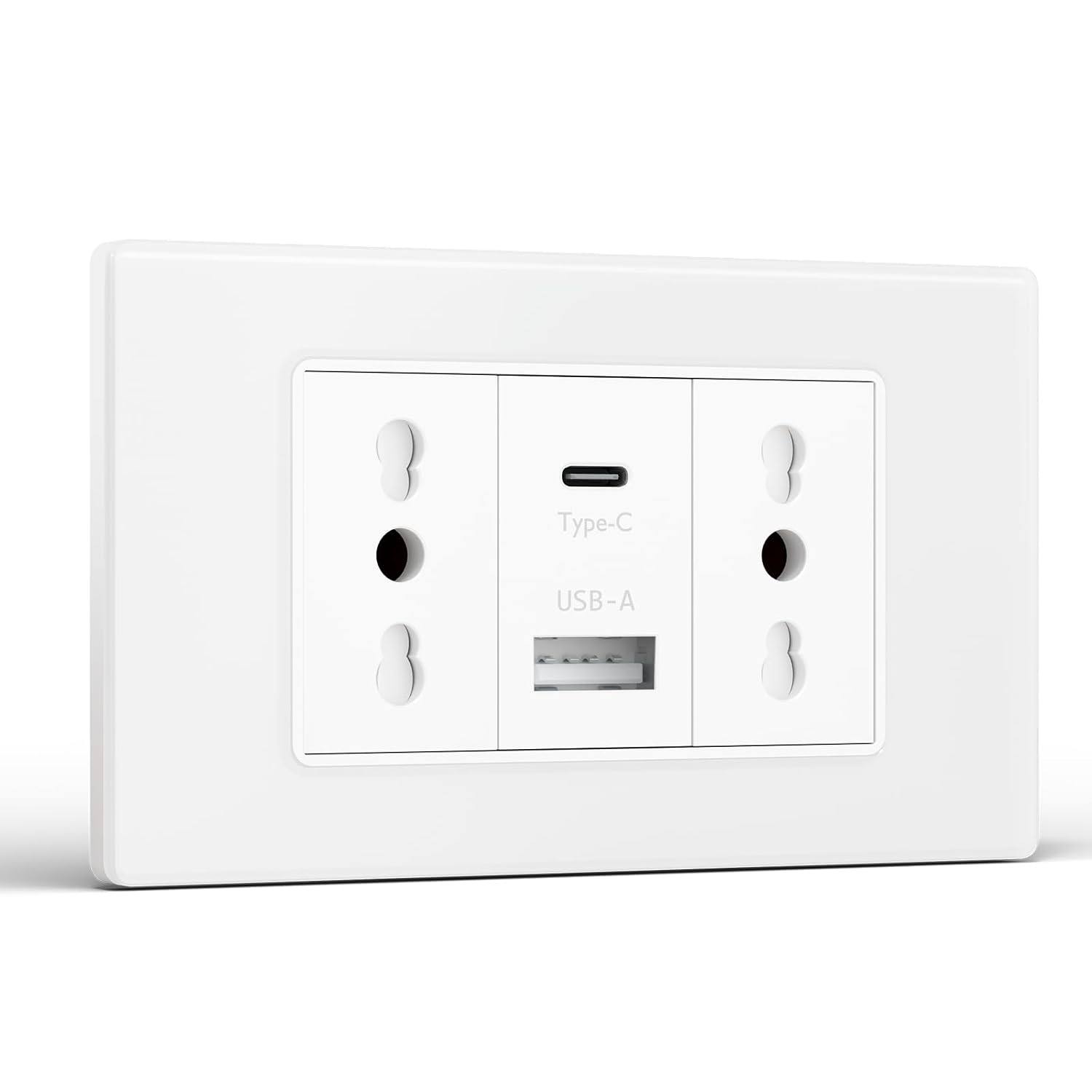 Presa a muro bianca con porte USB-A e USB-C.