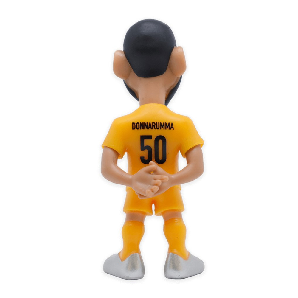 Widok z tyłu figurki Donnarummy w żółtej koszulce z numerem 50.