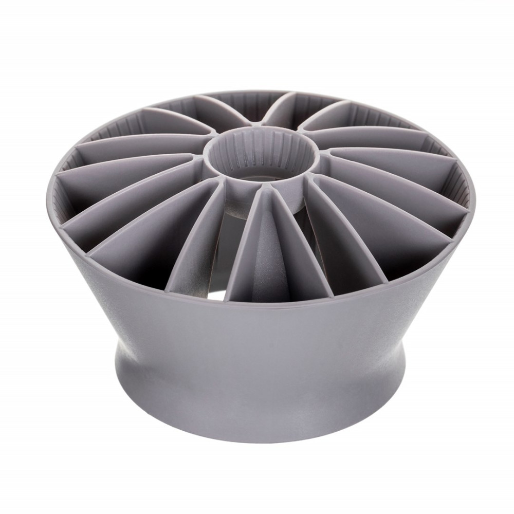 Szara plastikowa suszarka do naczyń z wieloma przegródkami.