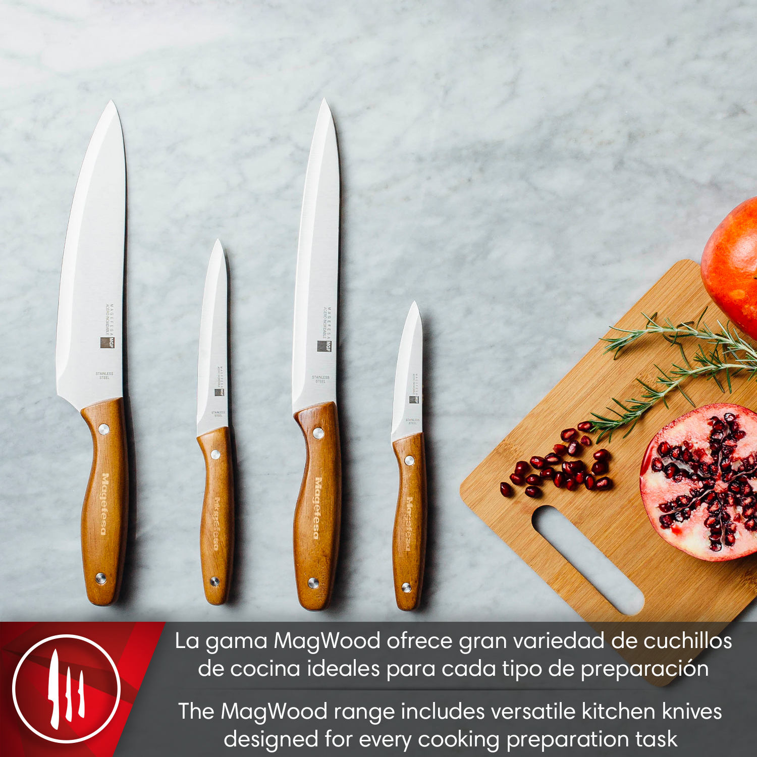 Cuatro cuchillos de cocina con mangos de madera yacen sobre mármol. Una granada partida cerca.