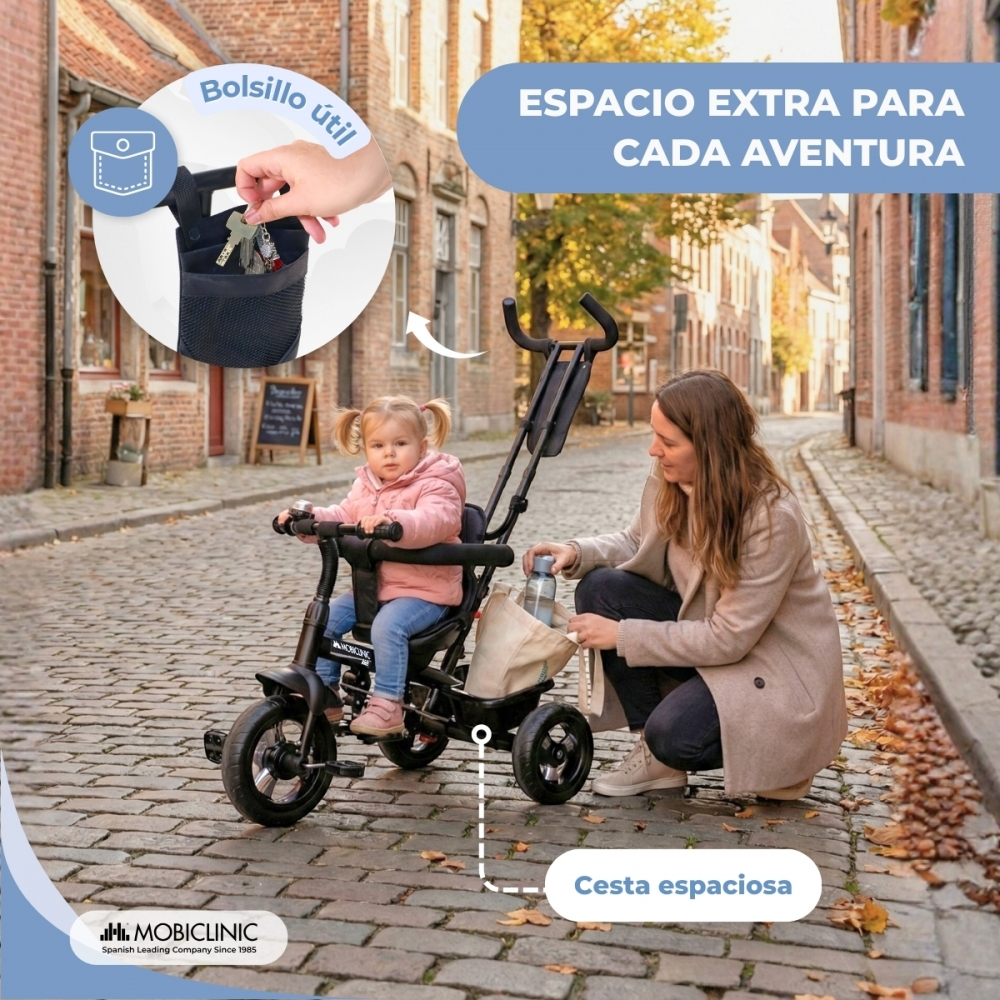 Mujer y niño en triciclo en calle. Bolsillos útiles y cesta espaciosa.