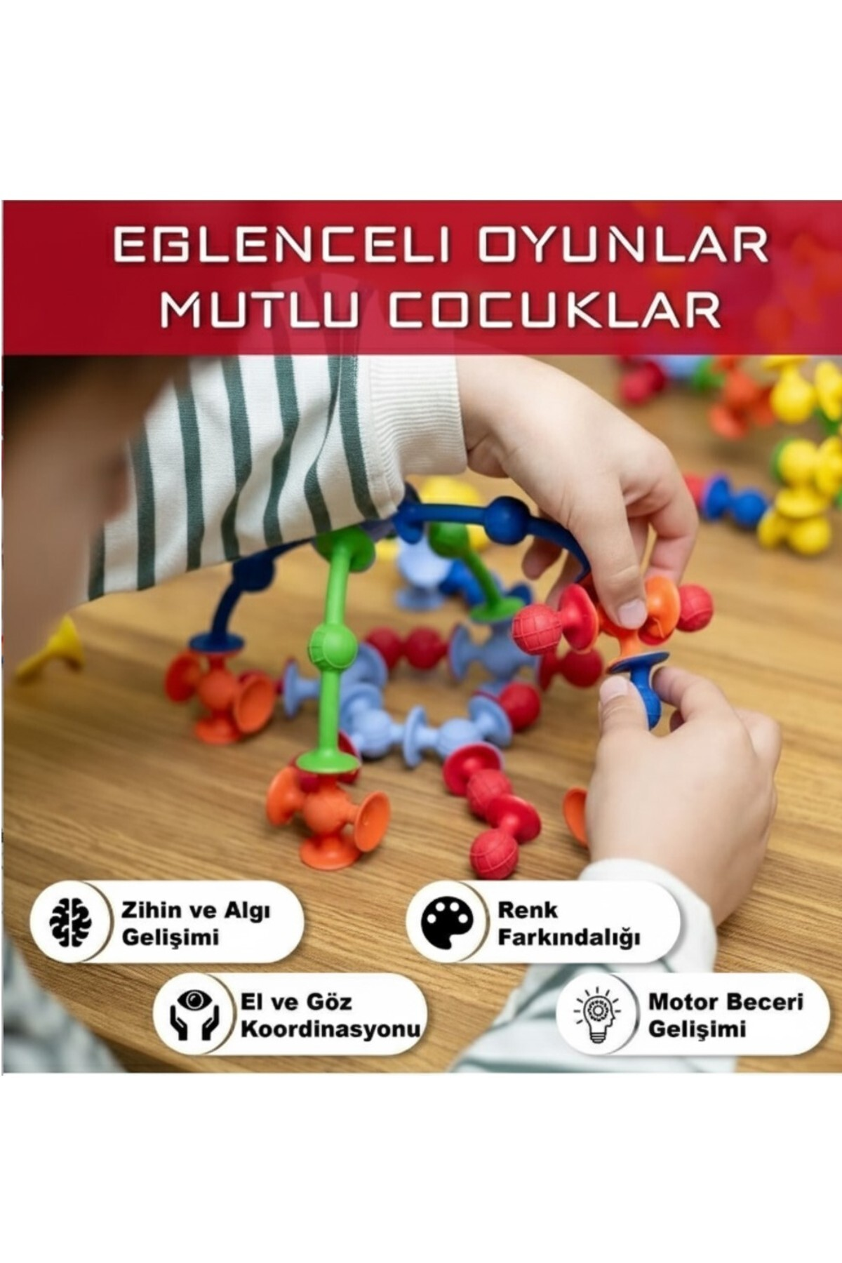 Çocuk elleri ahşap masada renkli eğitici oyuncaklarla oynuyor.