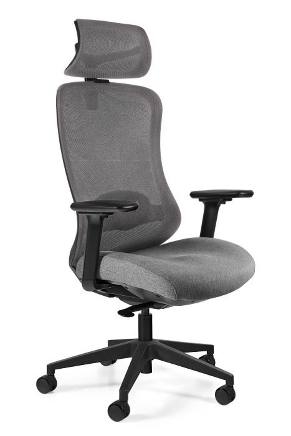 Szare krzesło biurowe z siatkowym oparciem i regulowanym zagłówkiem.