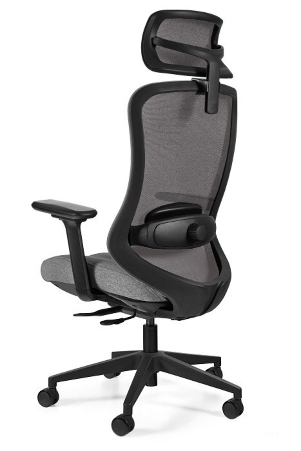 Ergonomiczne krzesło biurowe z siatkowym oparciem, zagłówkiem i kółkami.