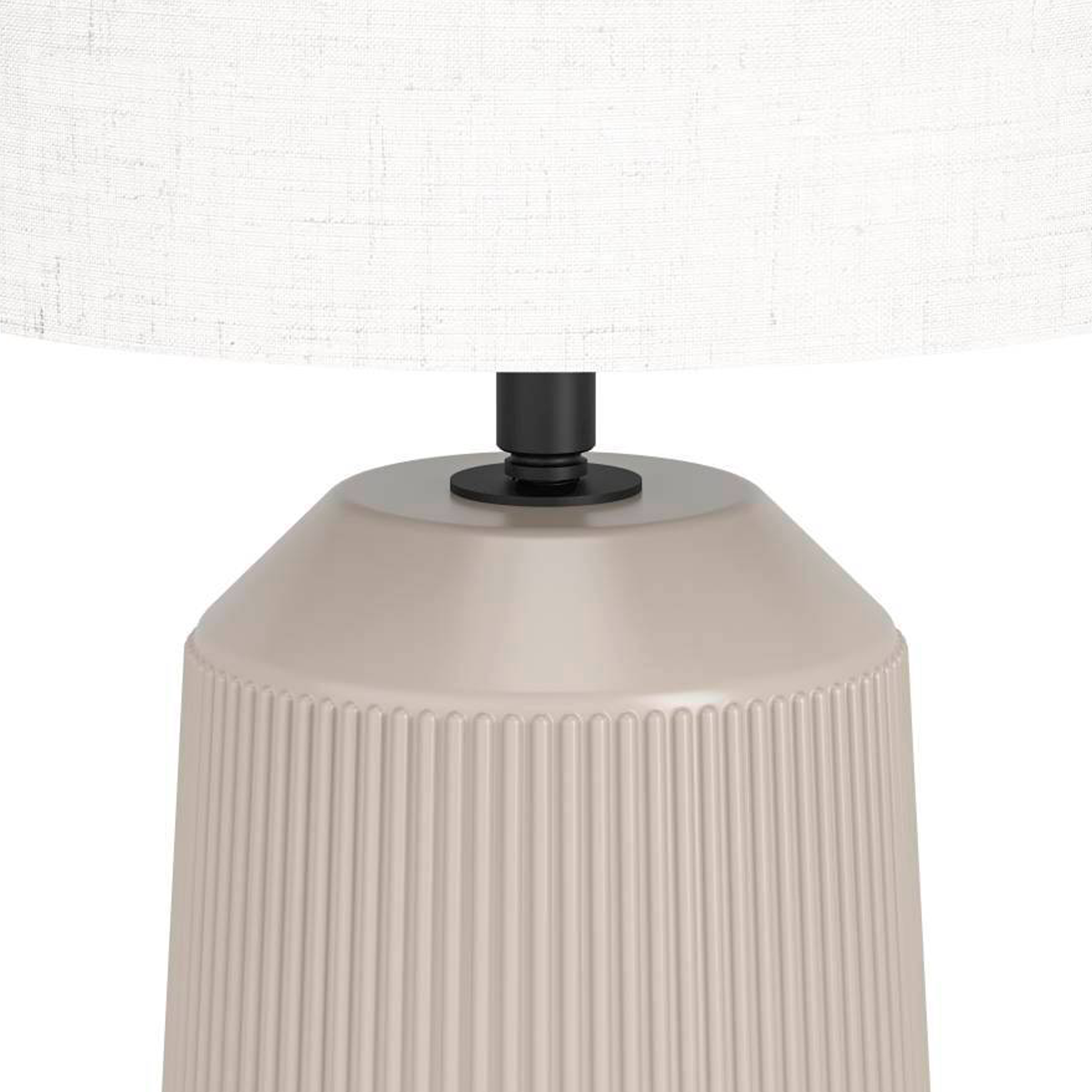 Eine weiße Lampe mit geripptem Sockel und schwarzem Ständer.