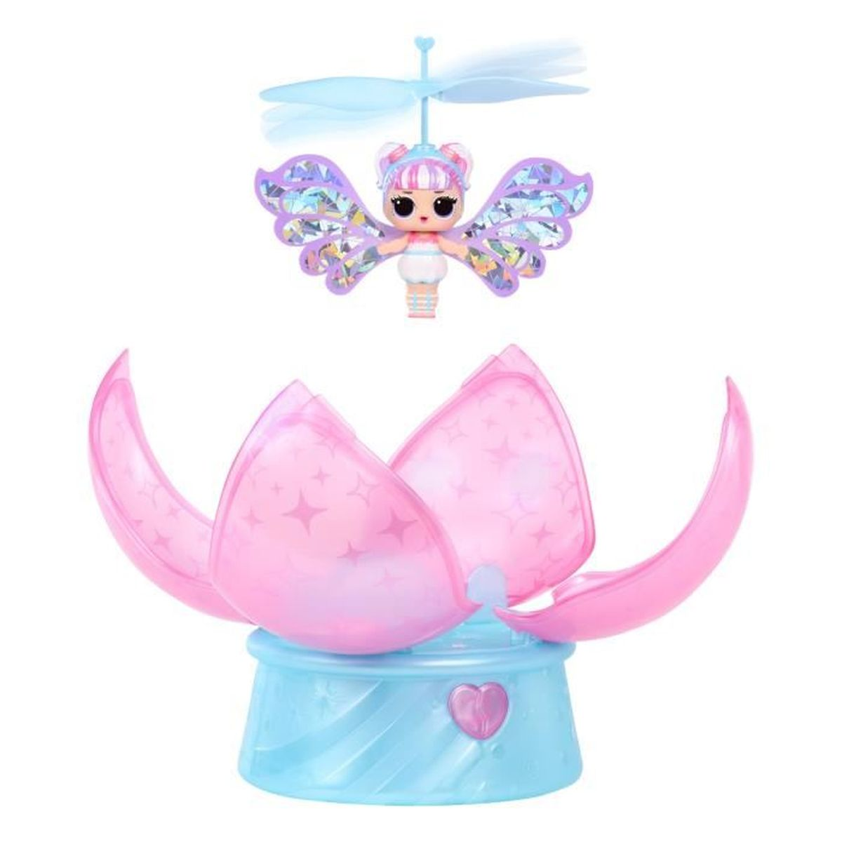 Eine Fee-Puppe mit Flügeln schwebt über einer aufblühenden rosa-blauen Lotusblumen-Spielzeugbasis.