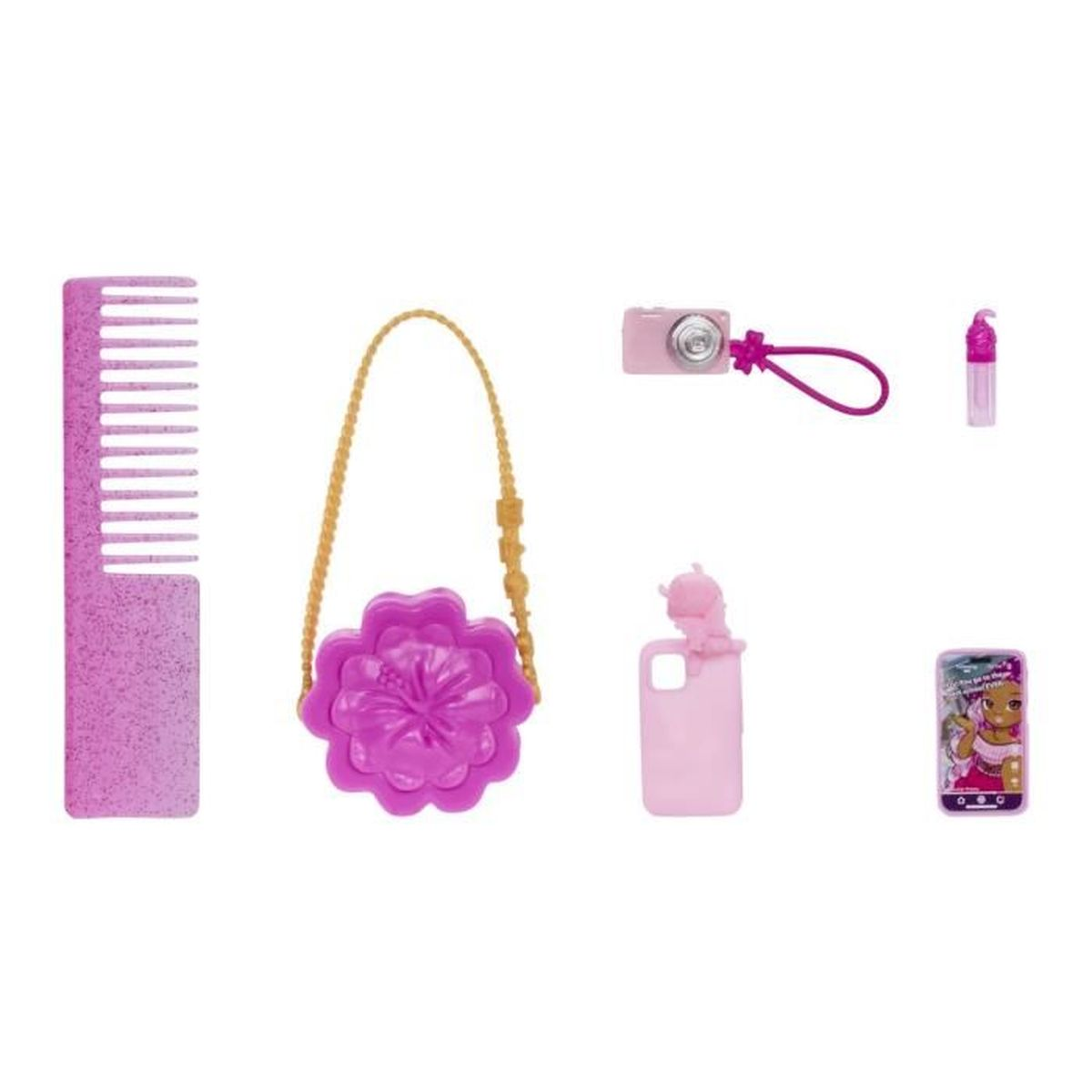 Lila Kamm, Handtasche, Kamera, Handy und Lippenstift auf weißem Hintergrund.
